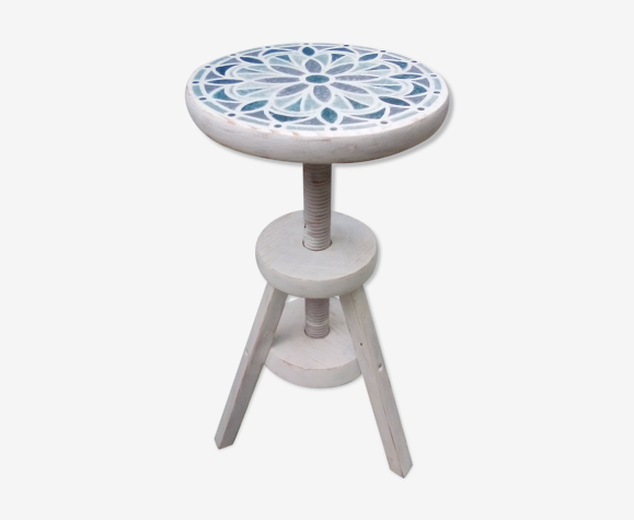 Tabouret à vis réglable en bois patiné