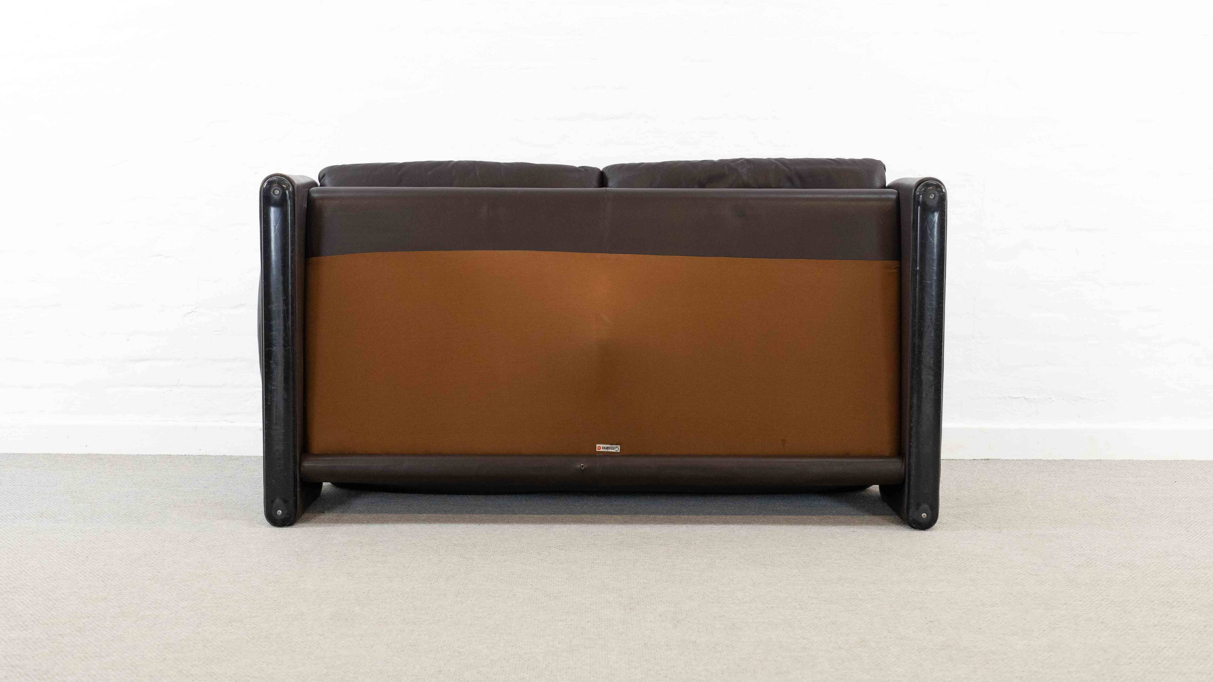 Brown leather 2-seater sofa Cassina Maralunga by Vico Magistretti