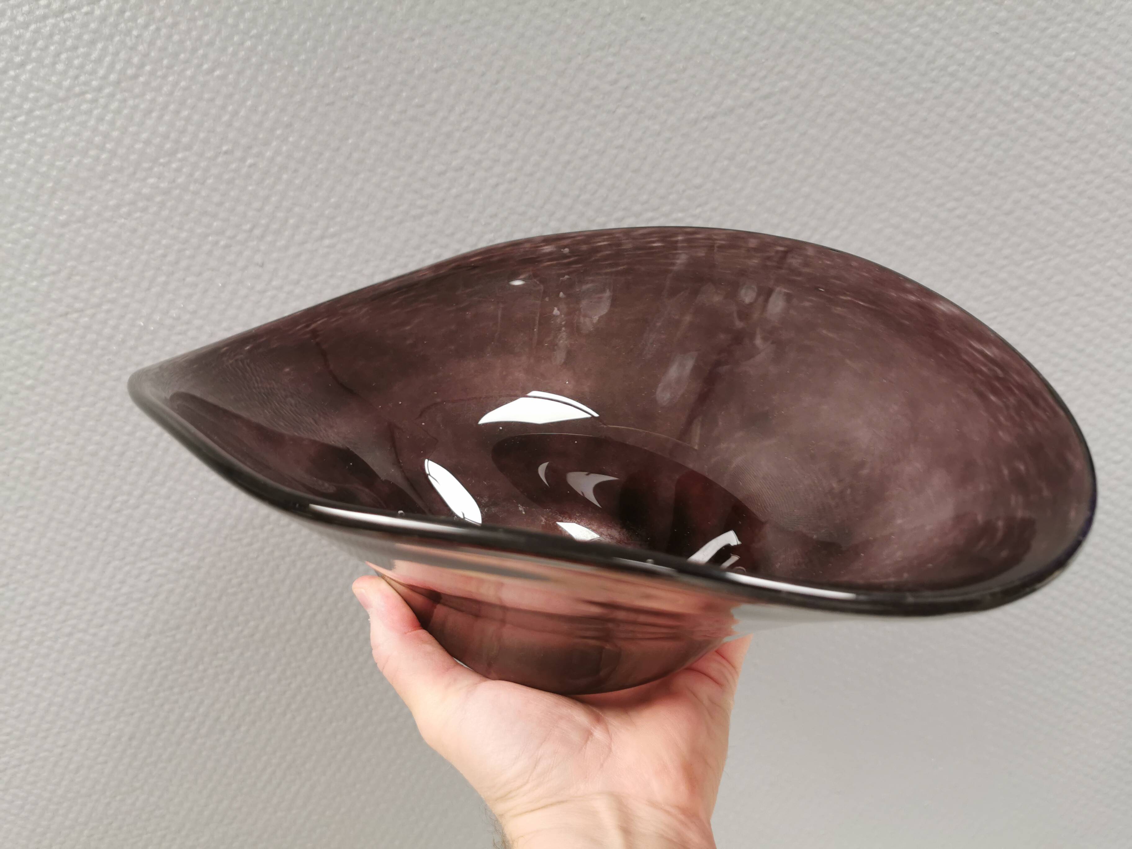 Large dish in several layers of glass, in a beautiful purple colour 1980s