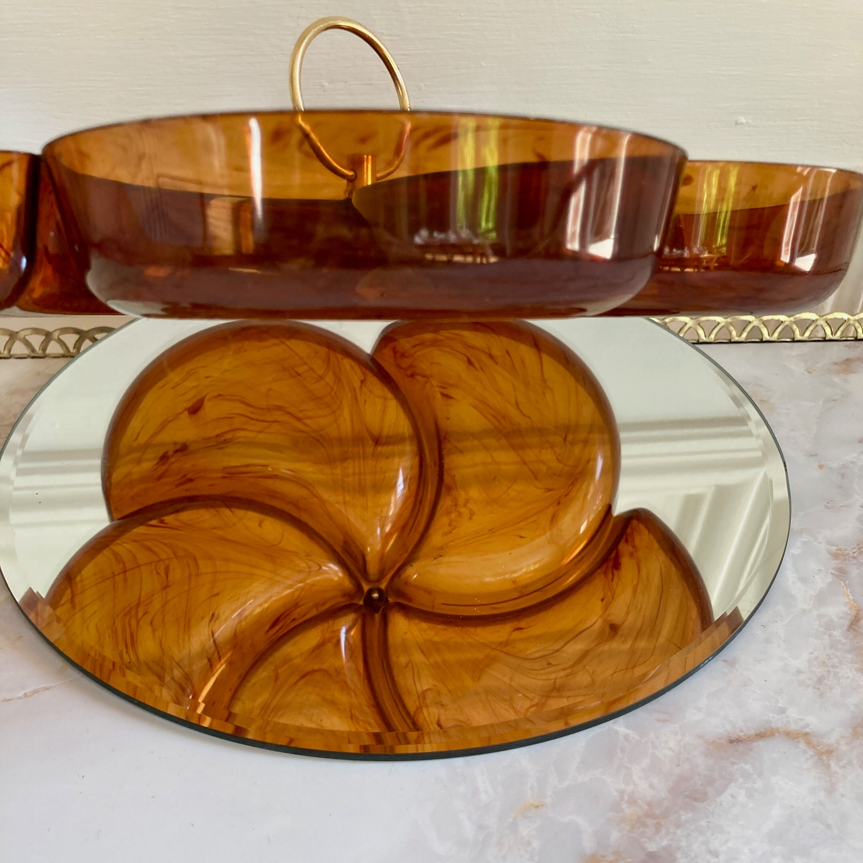 Servant aperitif flower 70s