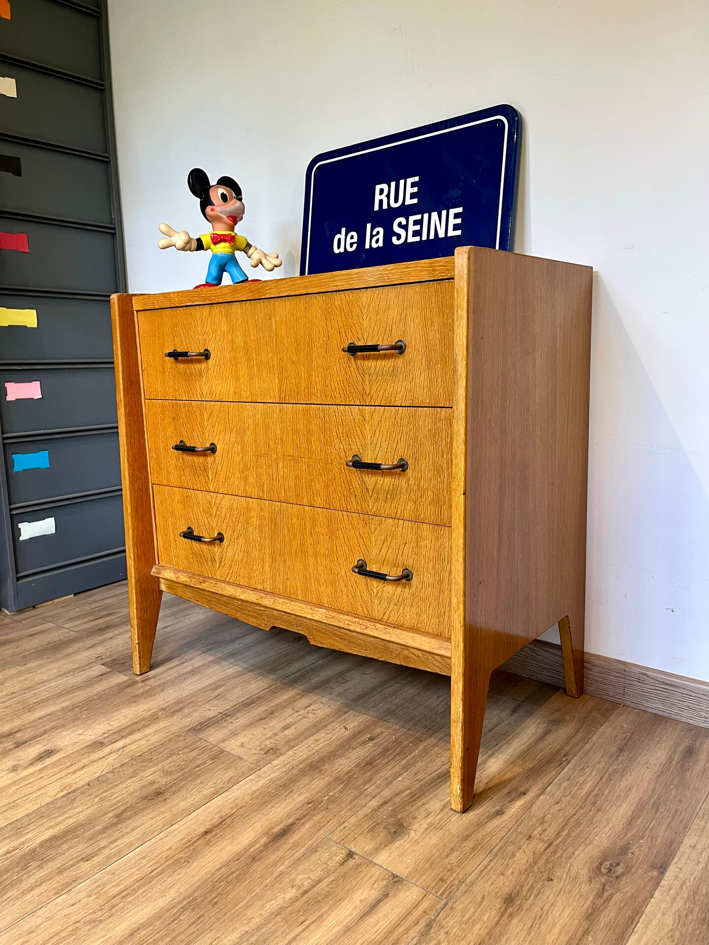 Chest of drawers with 3 drawers