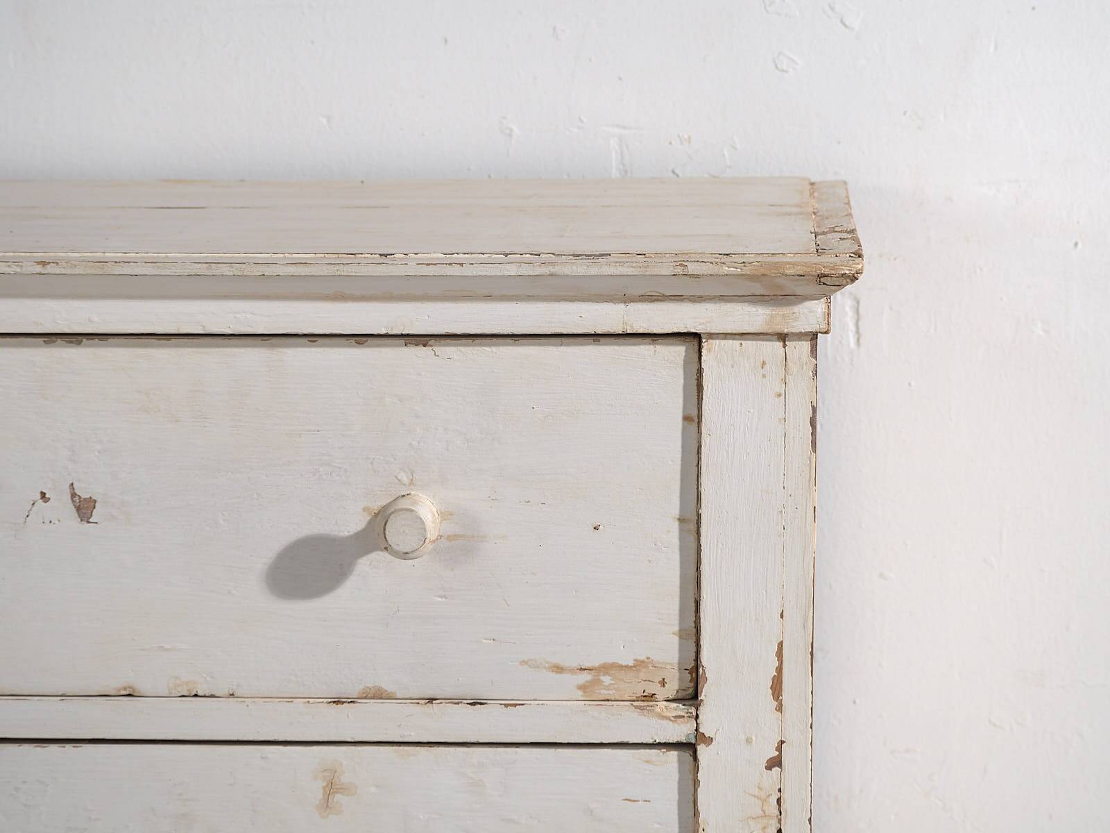Antique white chest of drawers (c.1920)