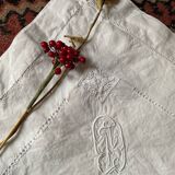 Monogrammed linen thread pillowcase with embroidery