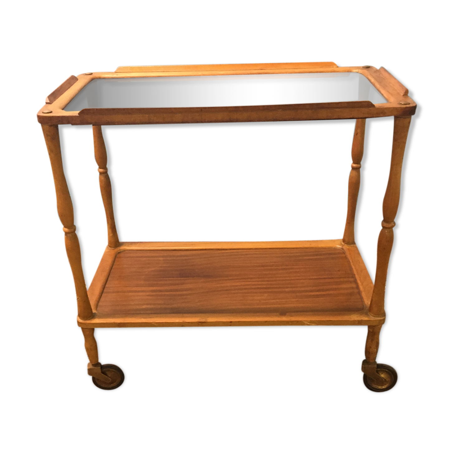 Old blond wood dessert