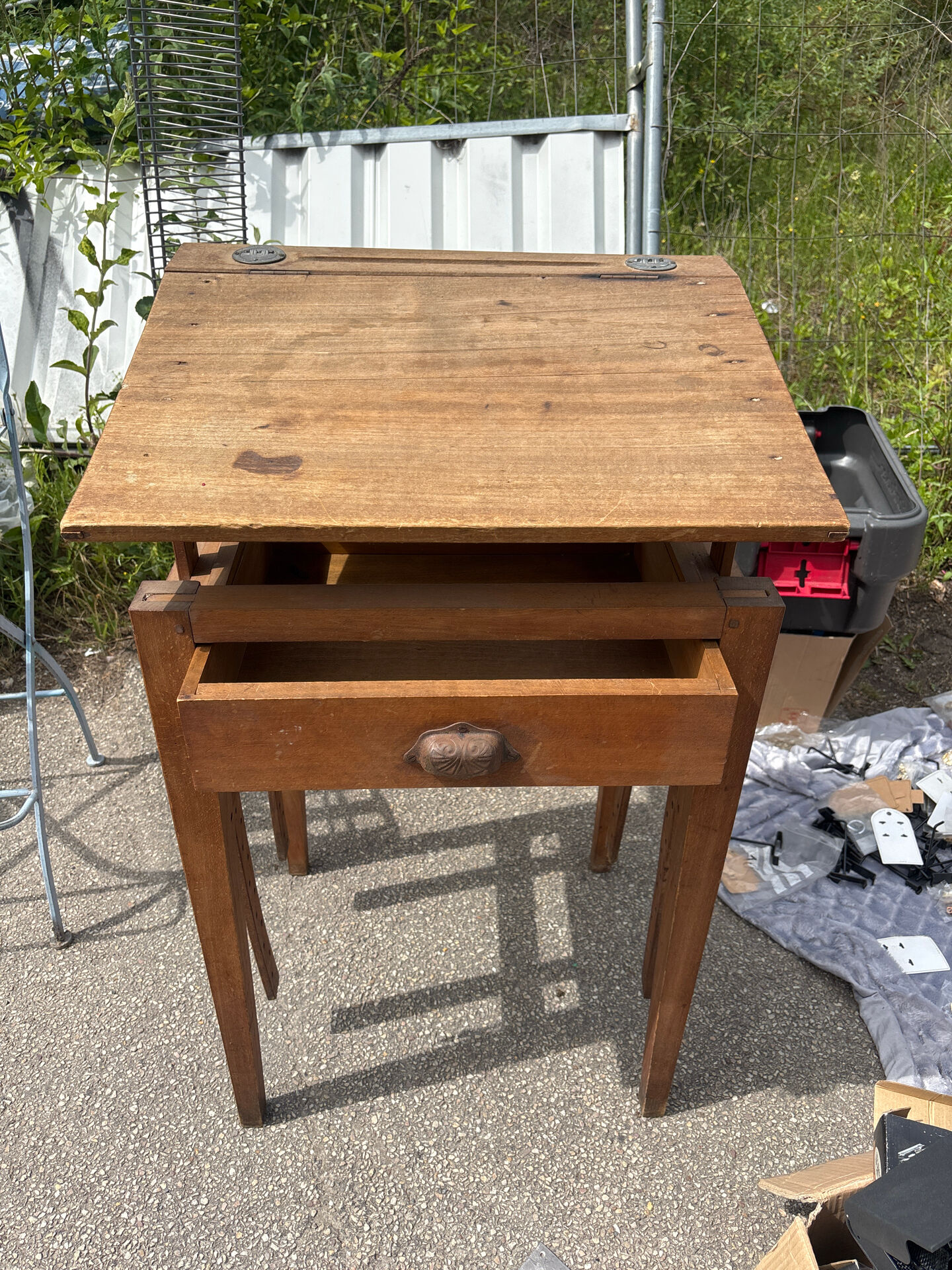 Drawing table