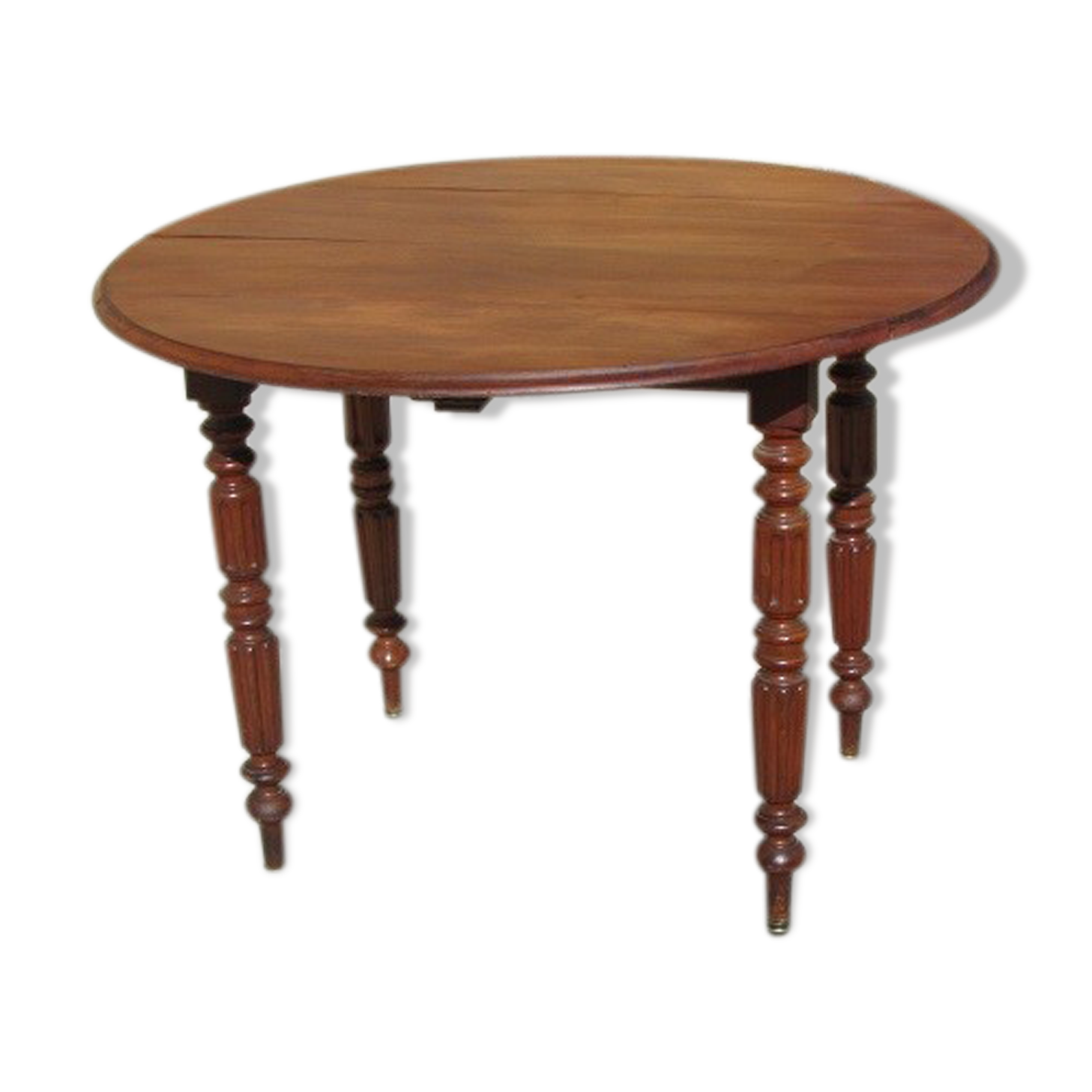 expandable table in solid mahogany