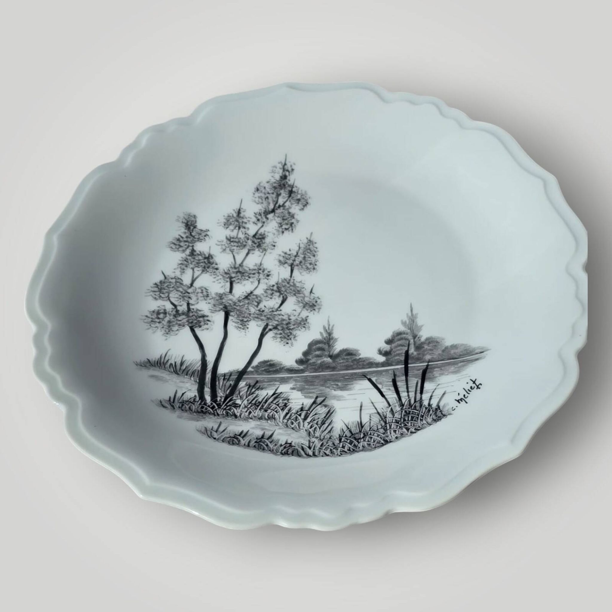 Service de 13 assiettes vintage de Limoges décorées à la main