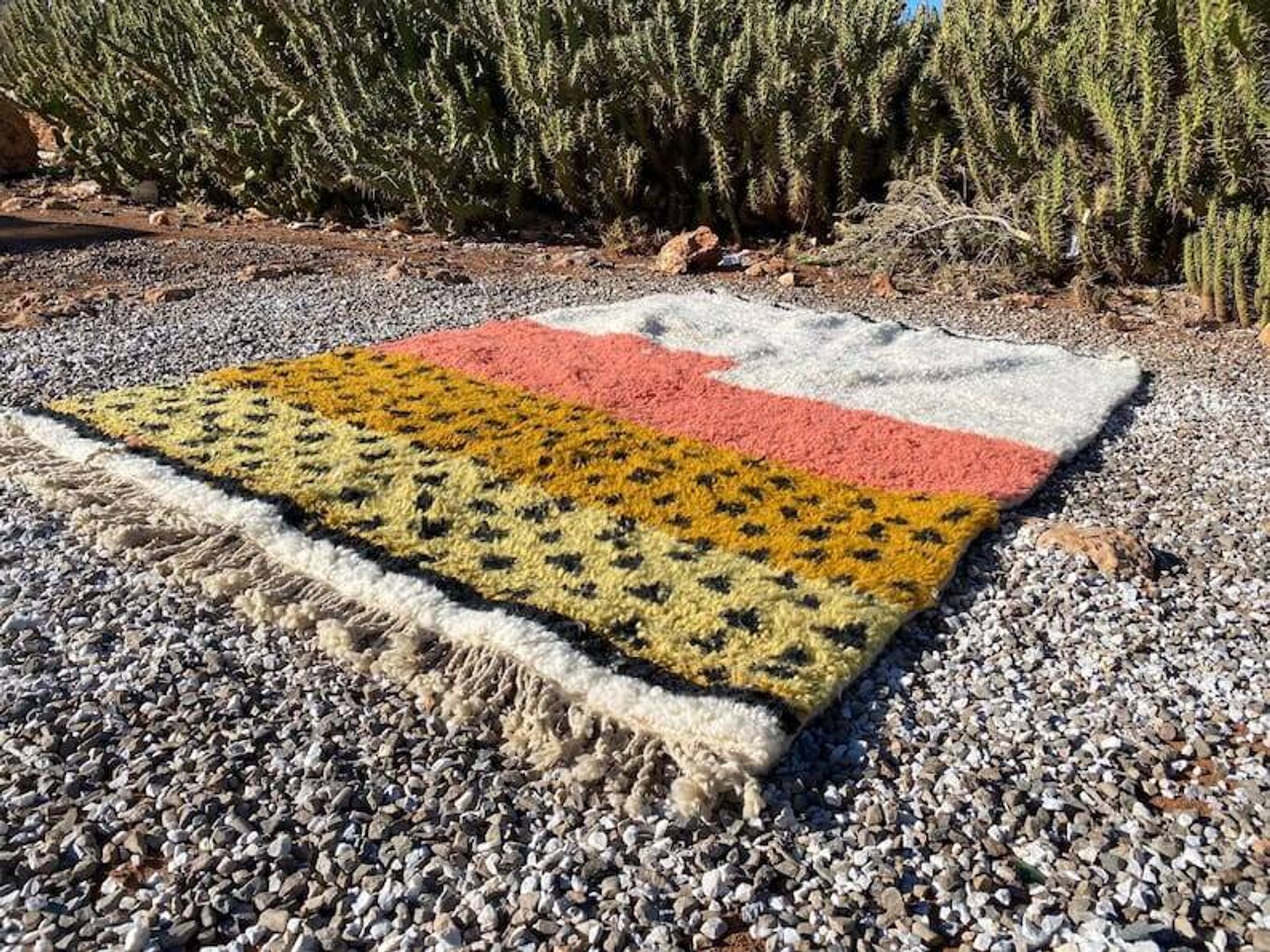 Tapis en laine pure naturelle fait main taille 200 x 300 cm