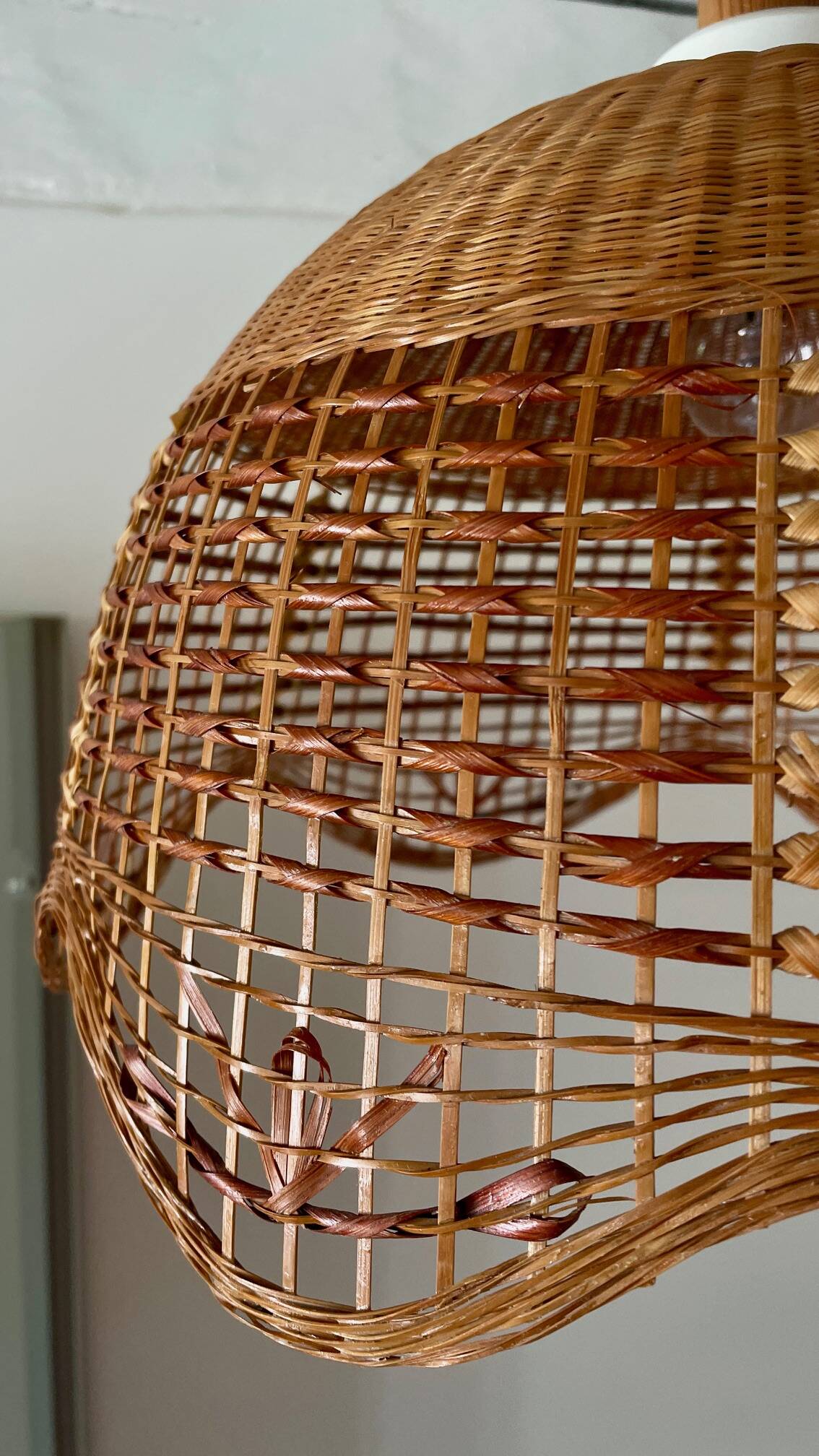 Vintage wicker flower pendant light