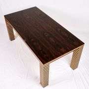 Table à manger en bois style Memphis, Italie