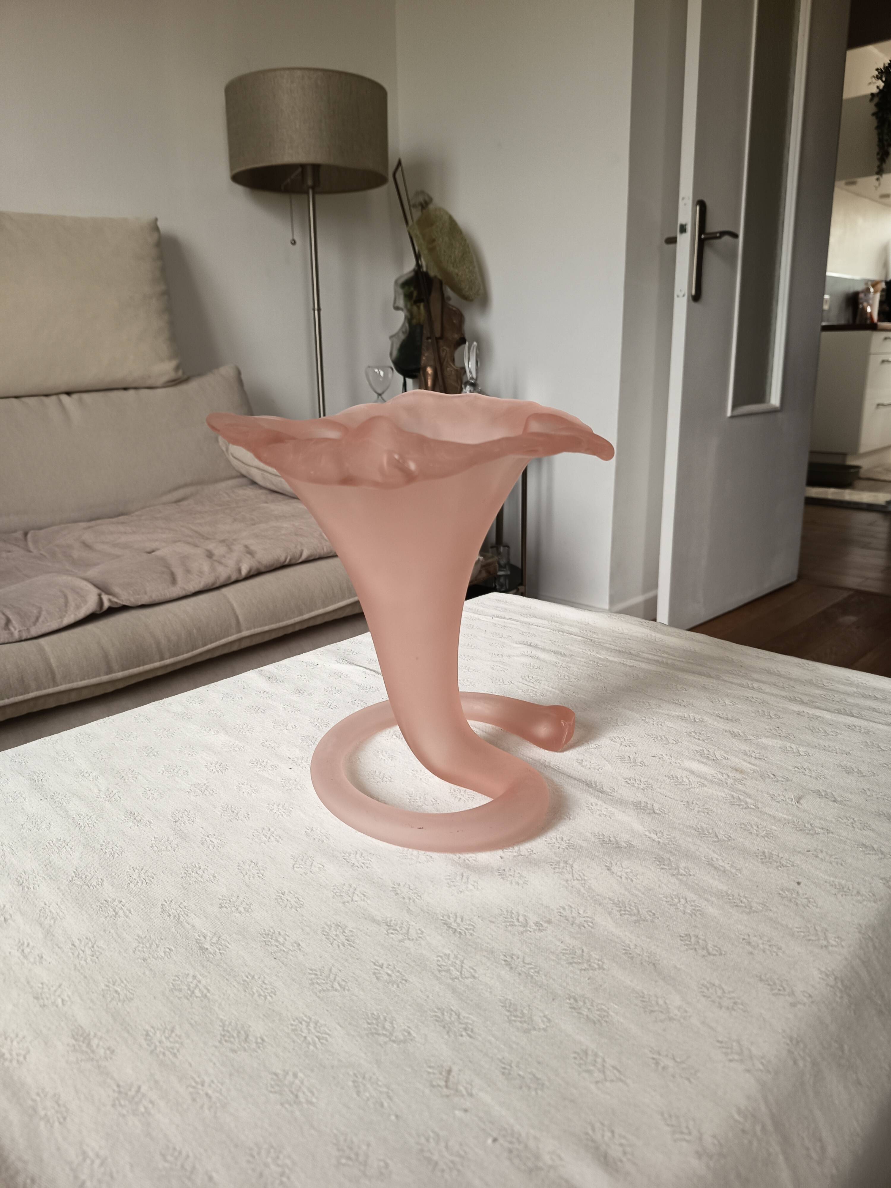 Large satin glass cornucopia vase "pâte de verre" frosted pink - Art style