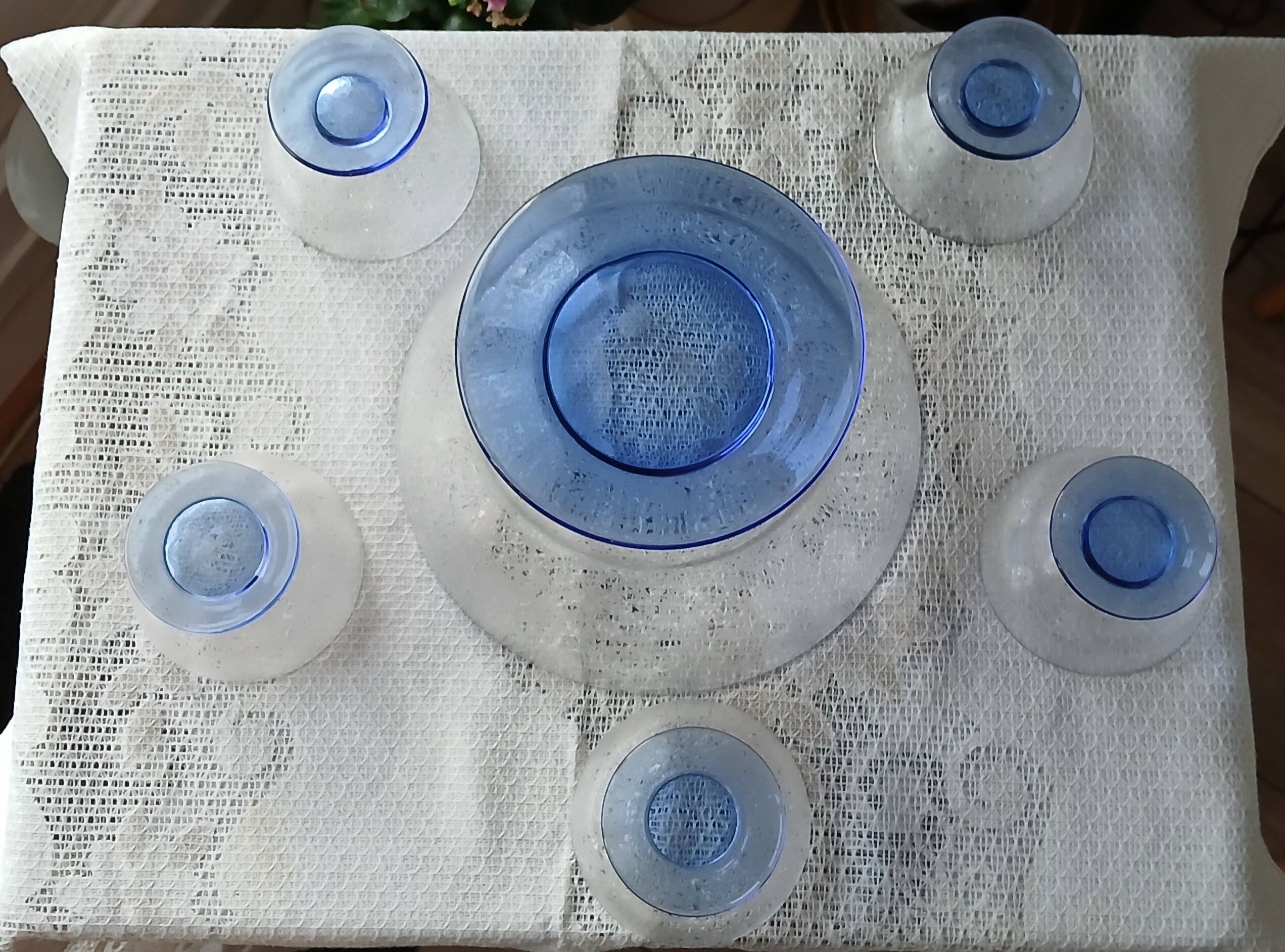 Set including 1 salad bowl and 5 fruit bowls in Daum Nancy crystal from the 40s