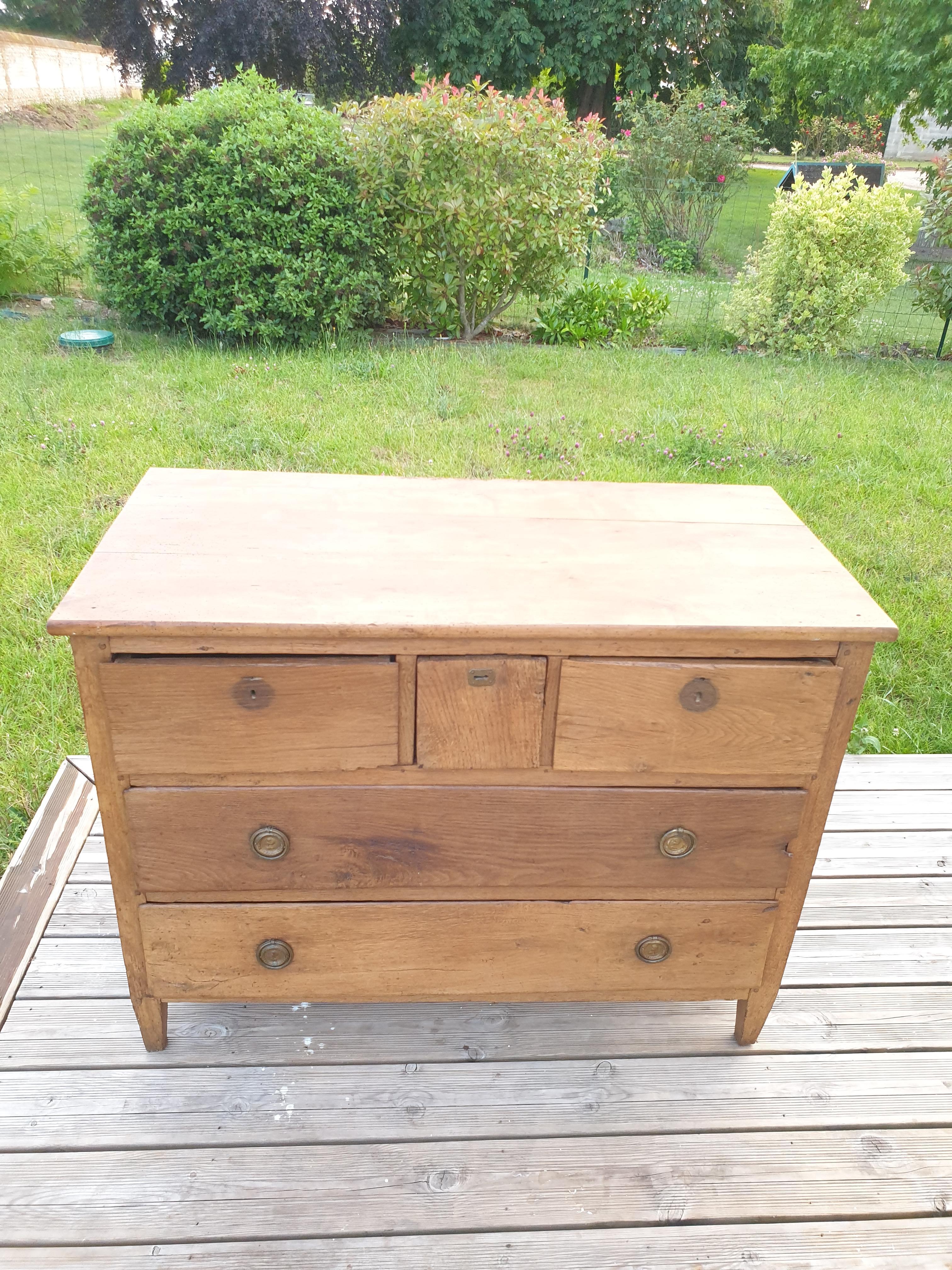 Dresser in massive wood 1850