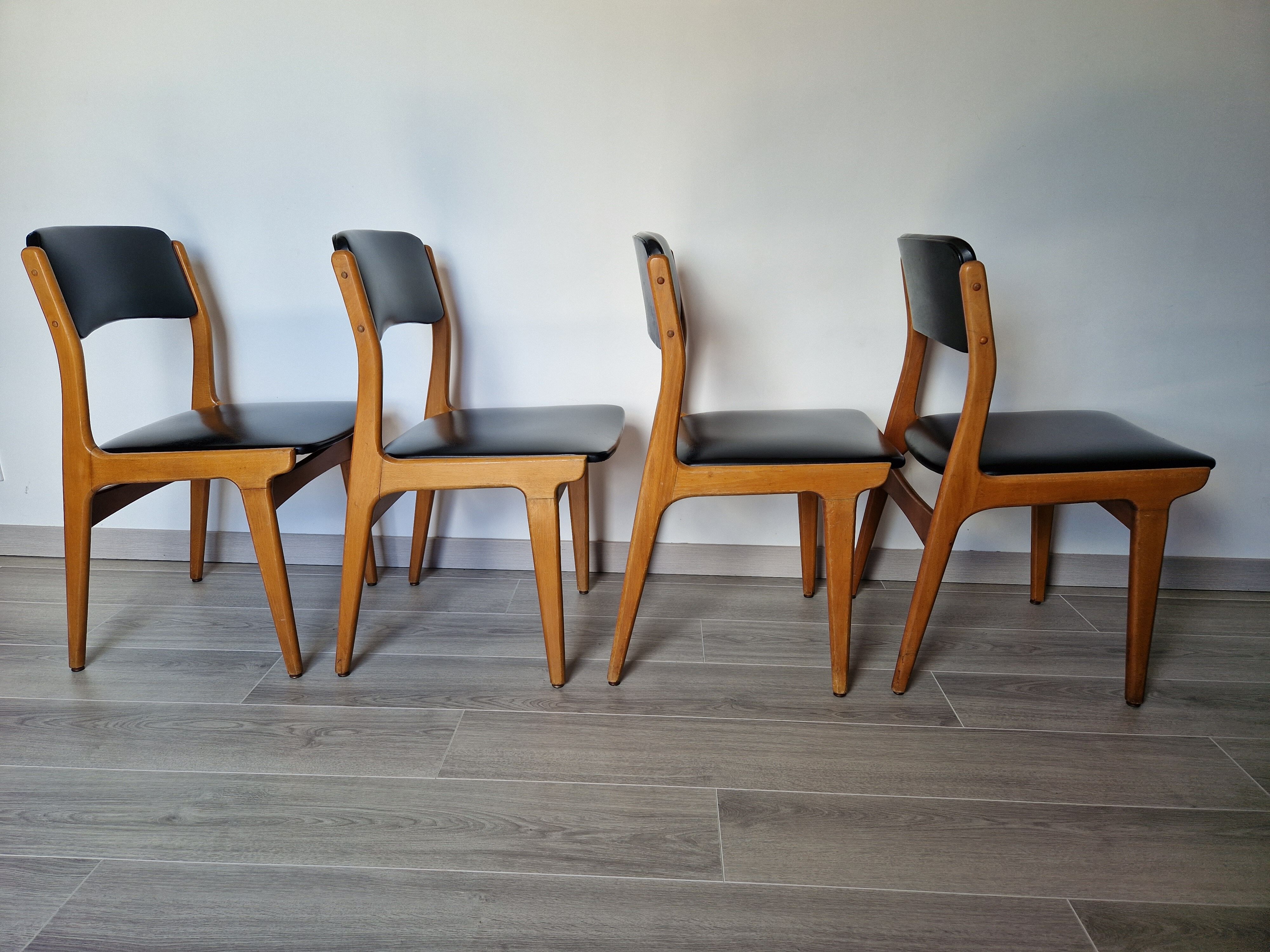 Ensemble de 4 chaises scandinaves vintage