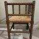 Chaise d’angle vintage en bois tourné