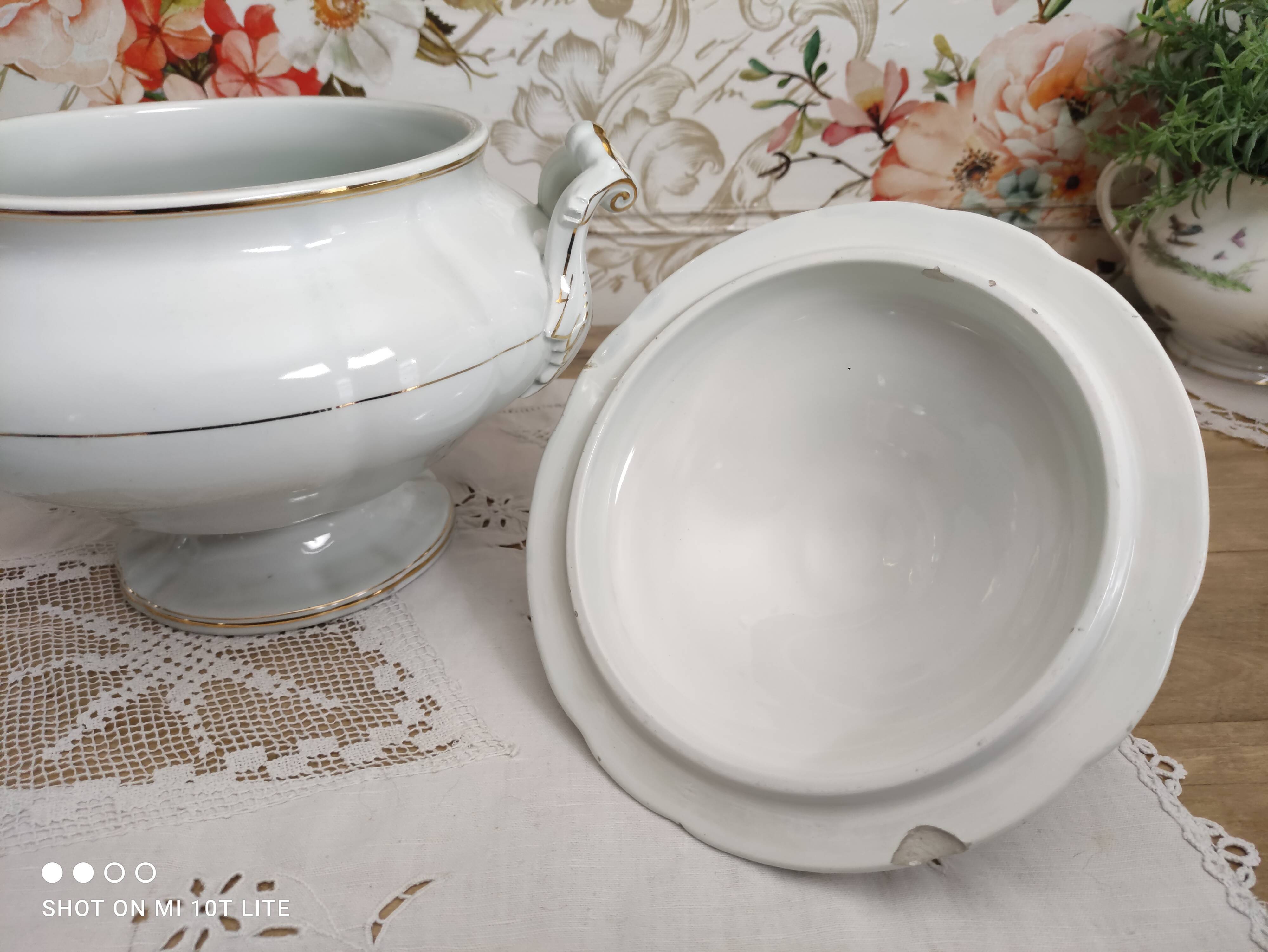 Niederweiler soup bowl in white earthenware bordered gold