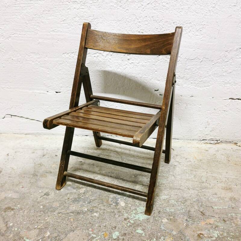 Folding wooden children's chair
