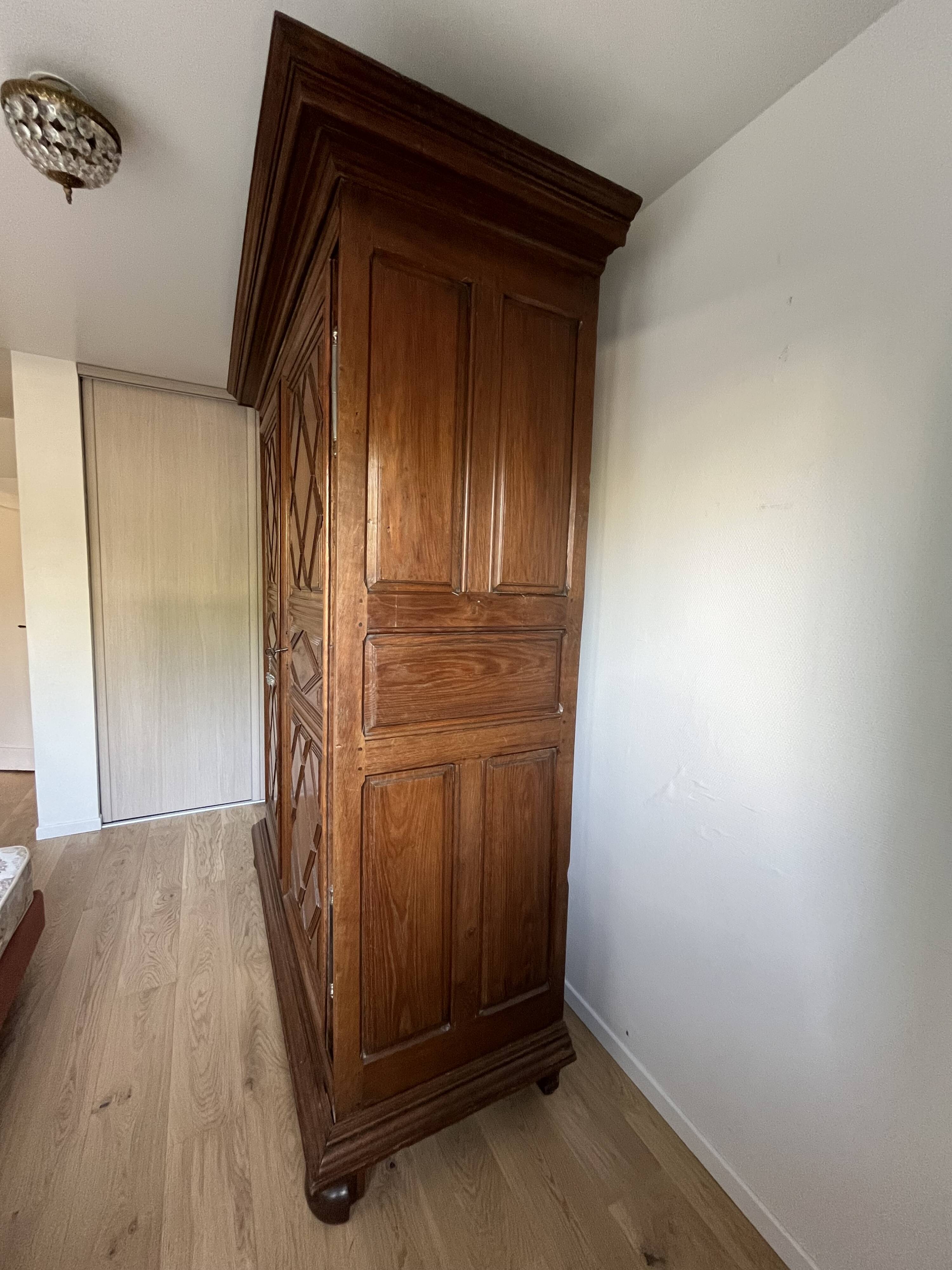 Louis XIII wardrobe in solid walnut