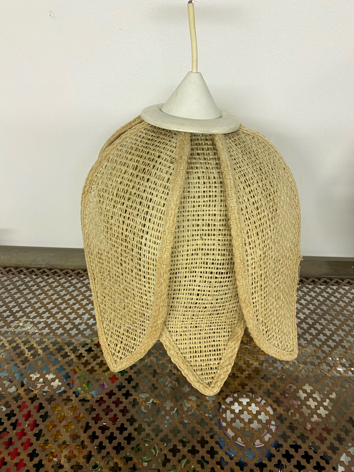 Rattan flower pendant lamp