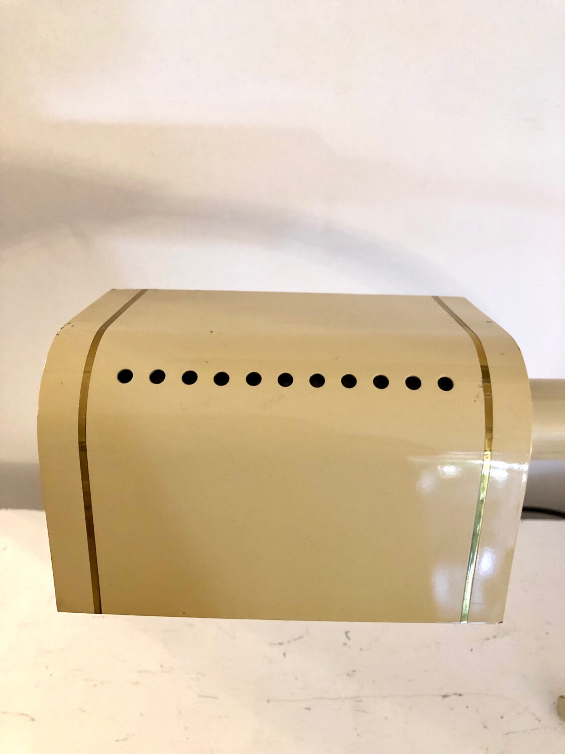 Vintage Italy brass articulated desk lamp.