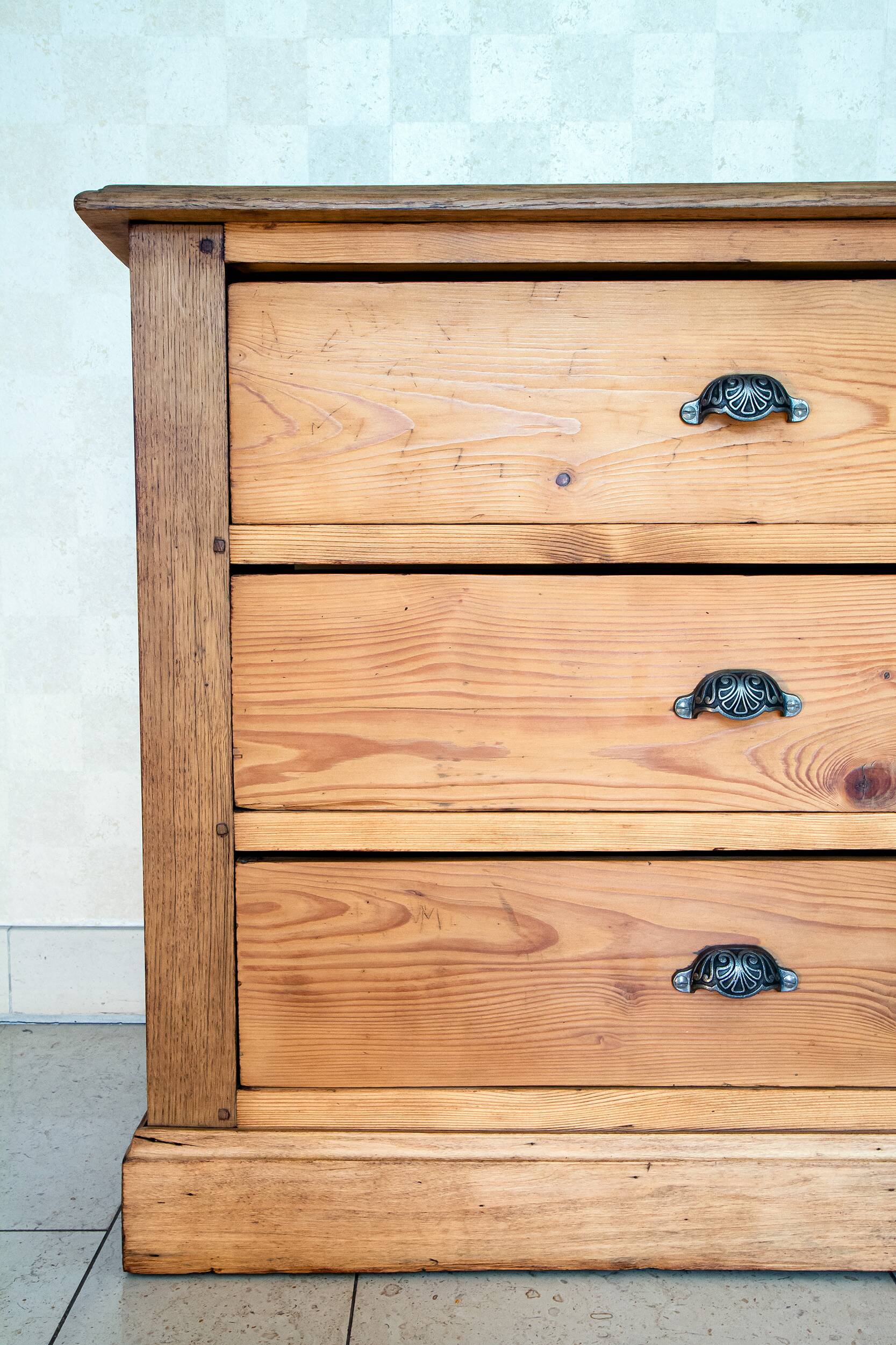 Trading counter early 20th