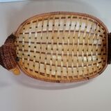 Braided wicker zoomorphic bread basket