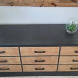Furniture counter with graphite and wood drawers