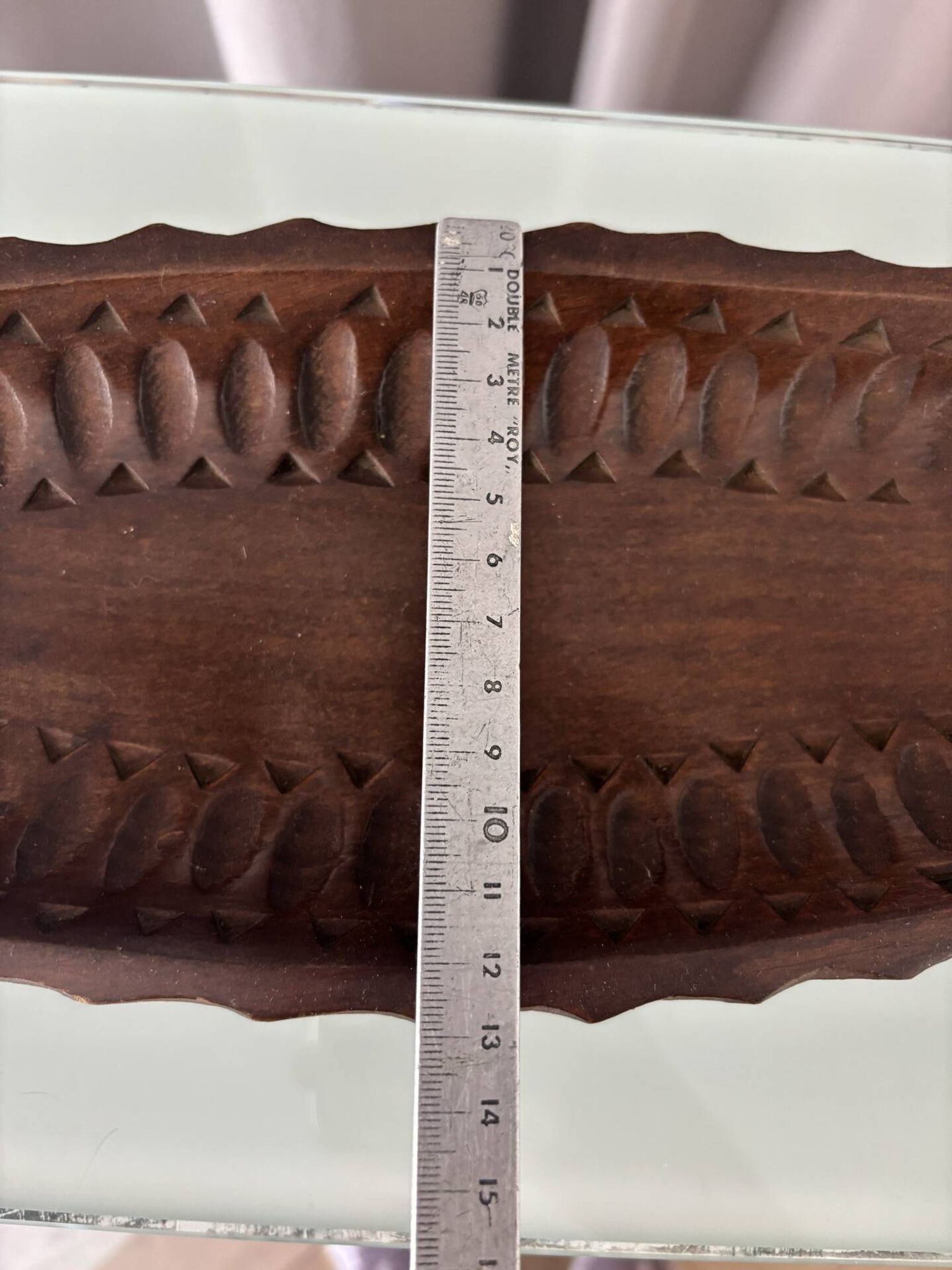 Centre de table en bois brutalisé sculpté à la main, années 1970
