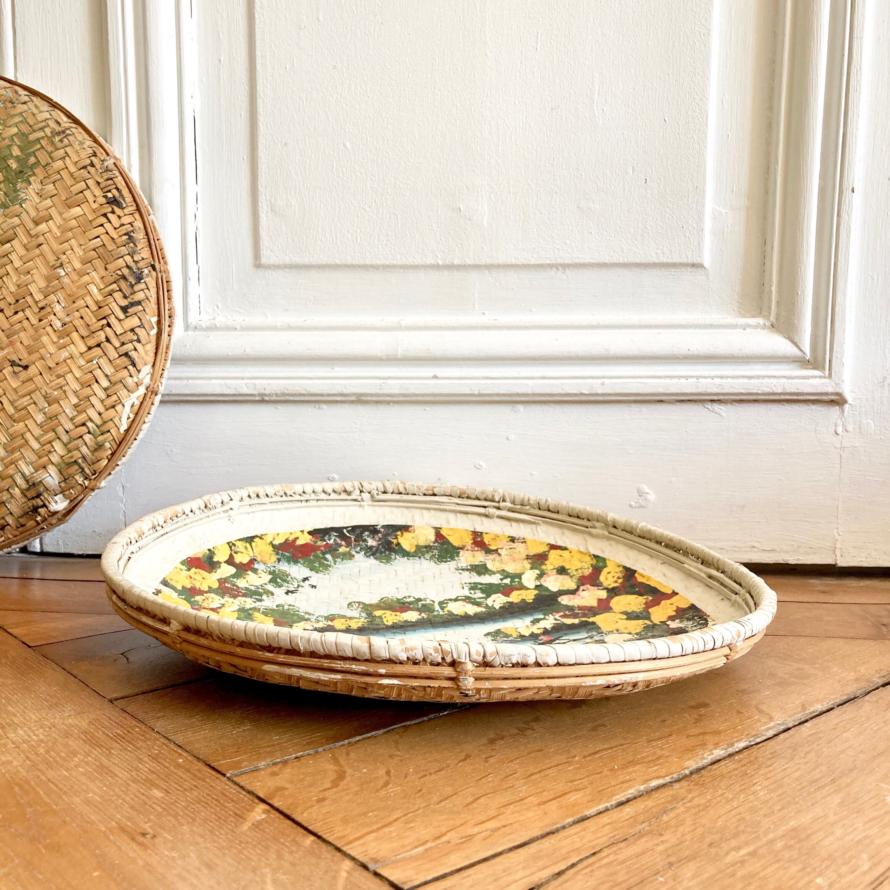 Painted tray basket for wall decoration