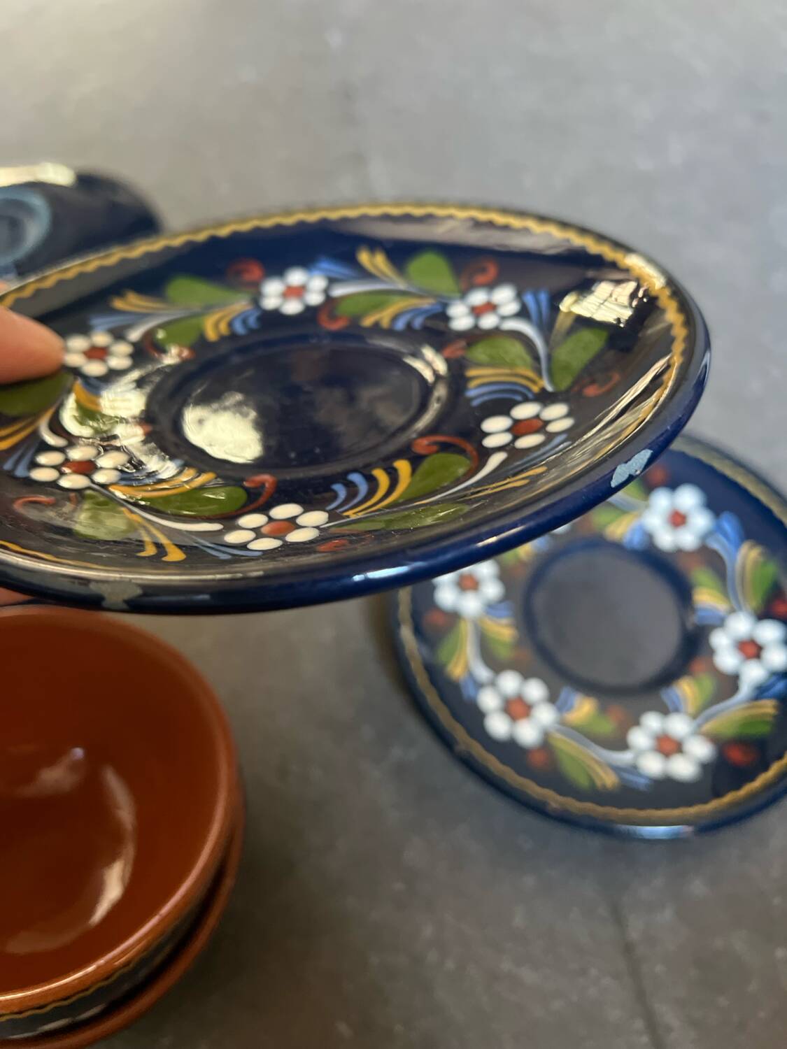 4 teacups and saucers