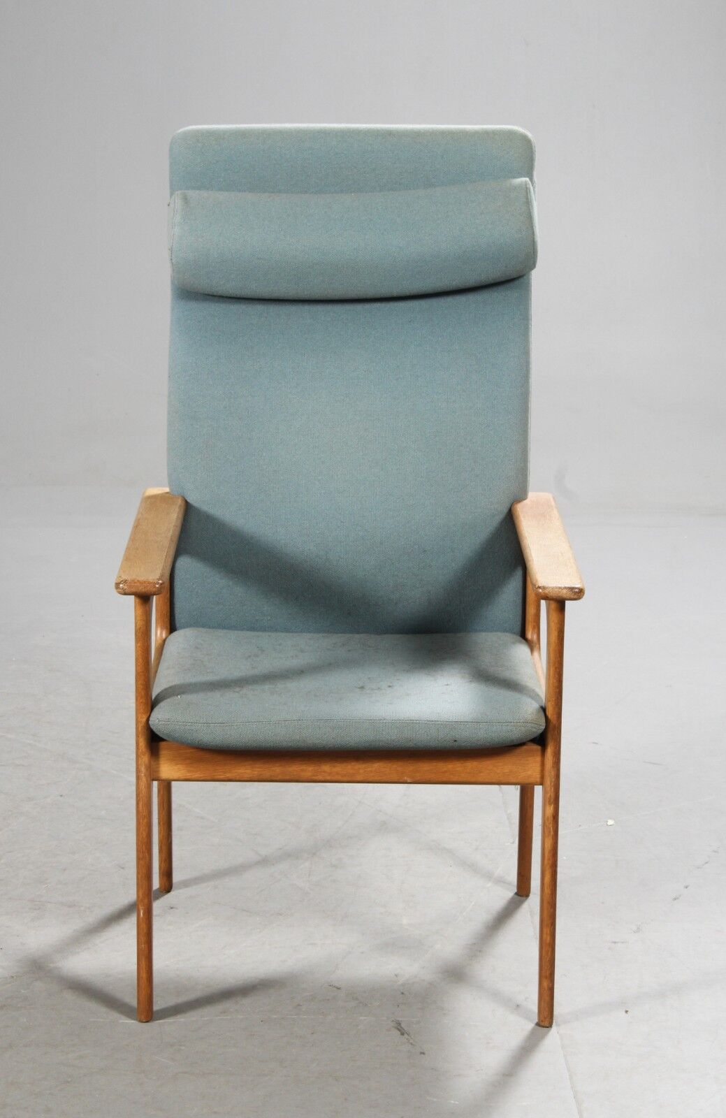 Fauteuil à haut dossier, chêne
