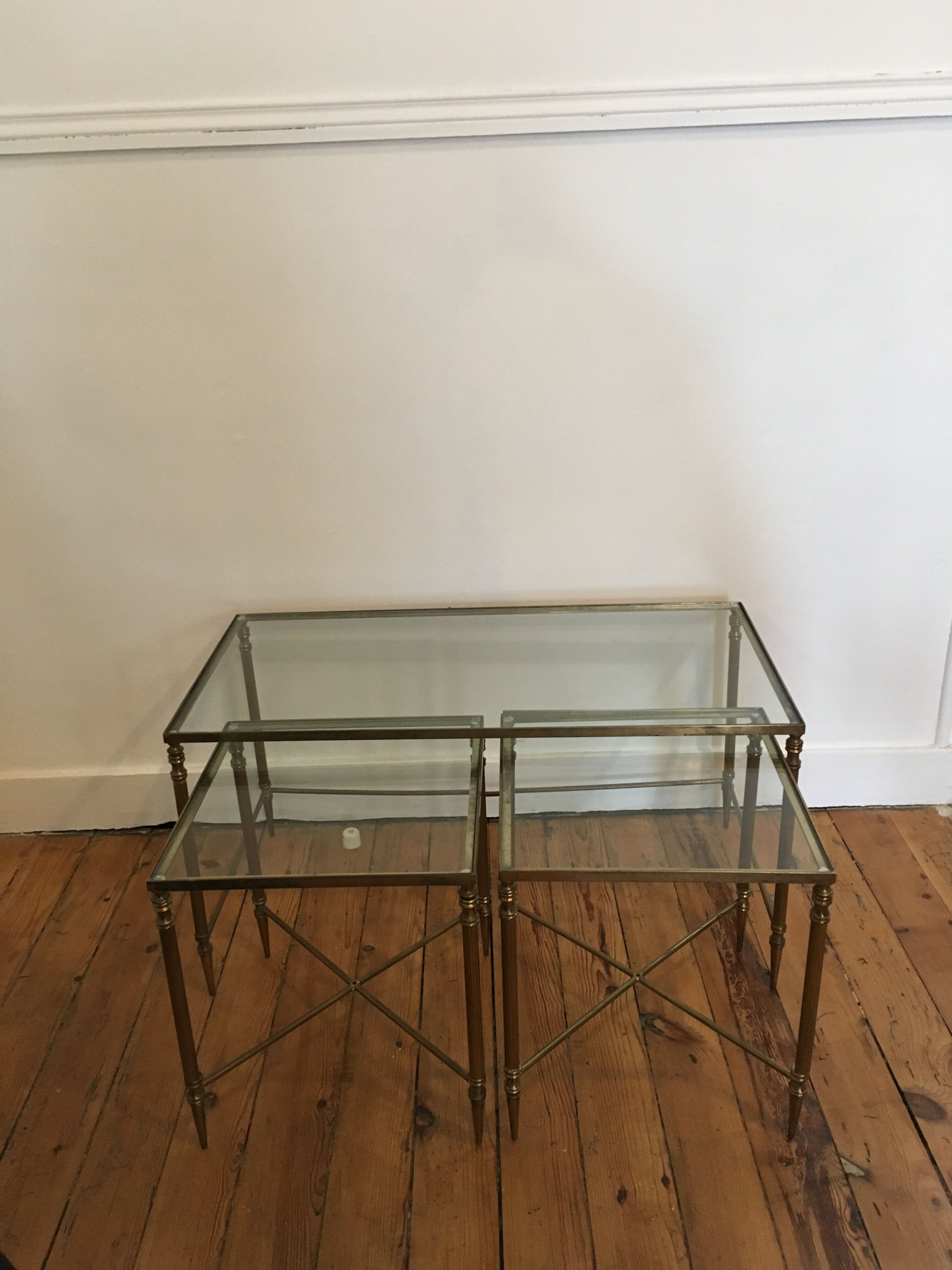Low pull-out glass and brass table