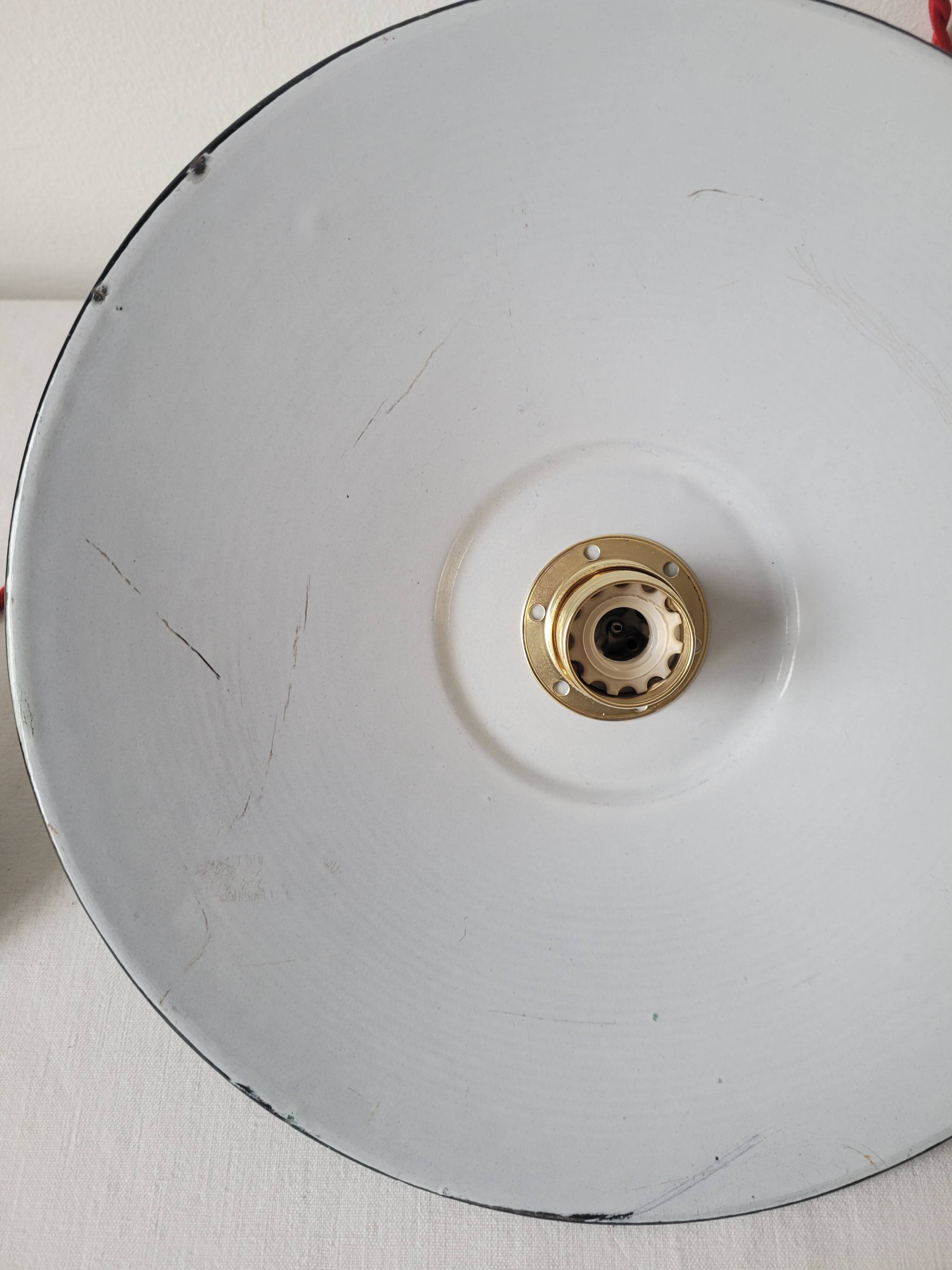 Enamelled sheet metal pendant light