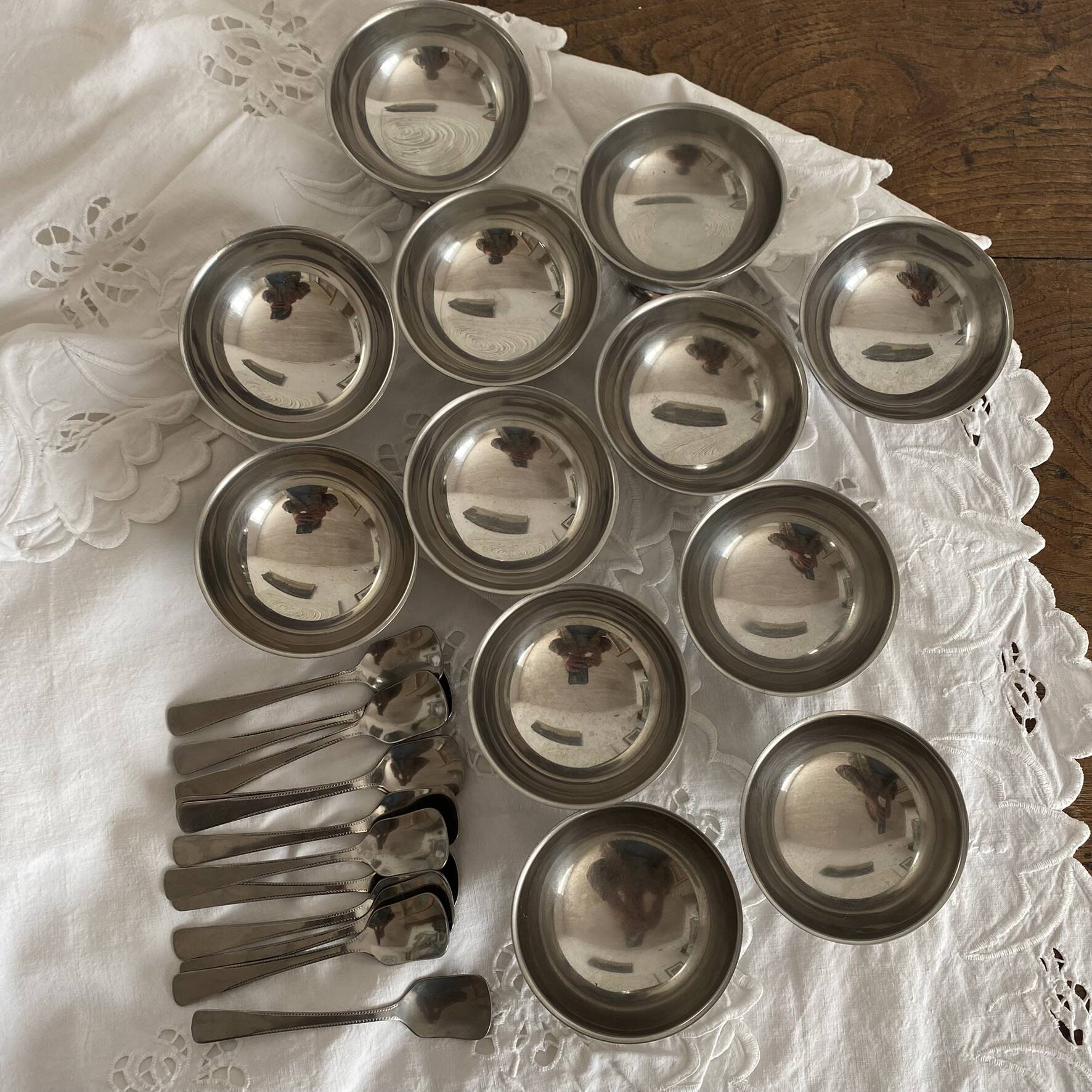 Coupes à glace en inox et cuillères