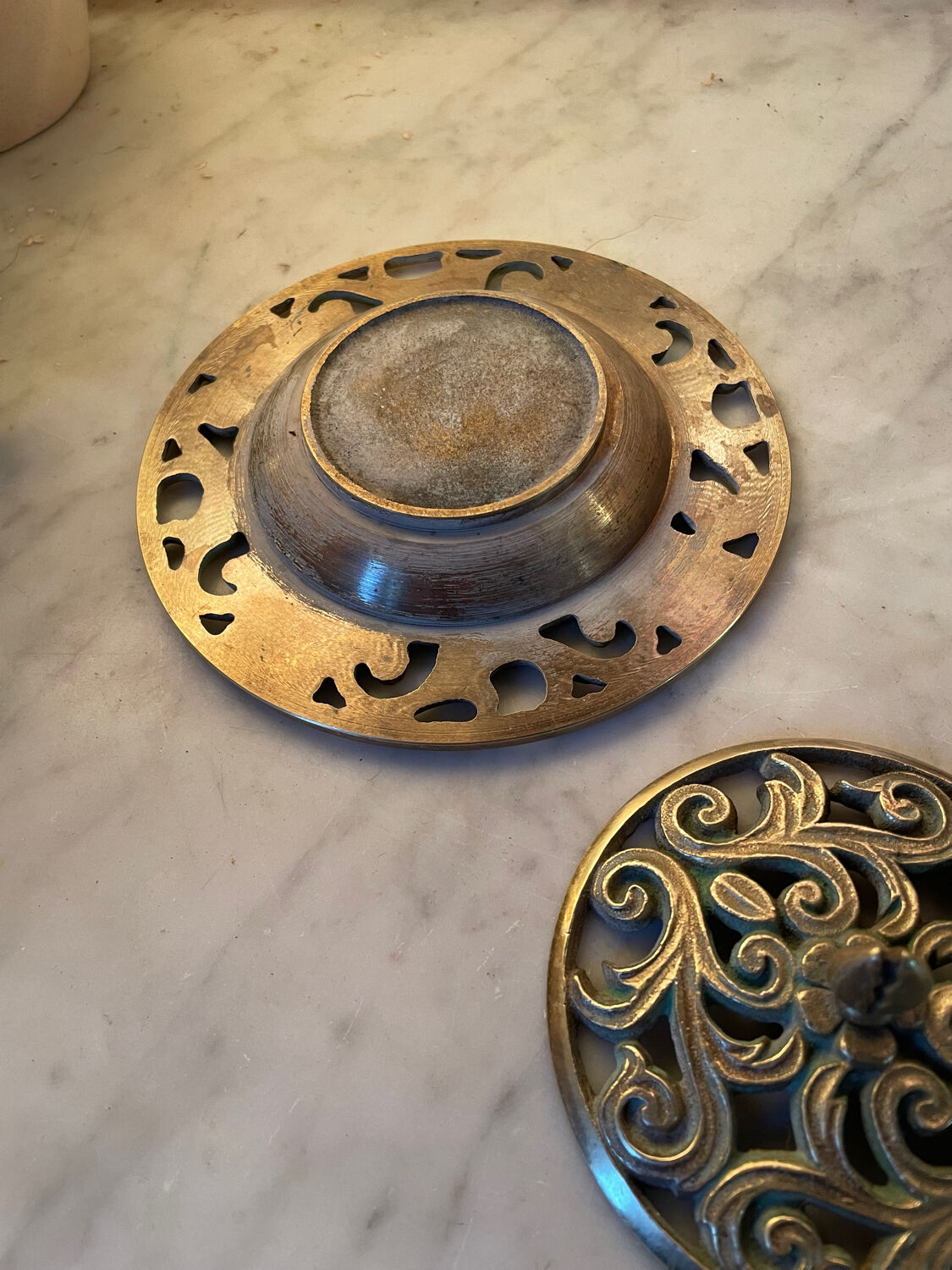 Cendrier couvert en bronze vintage