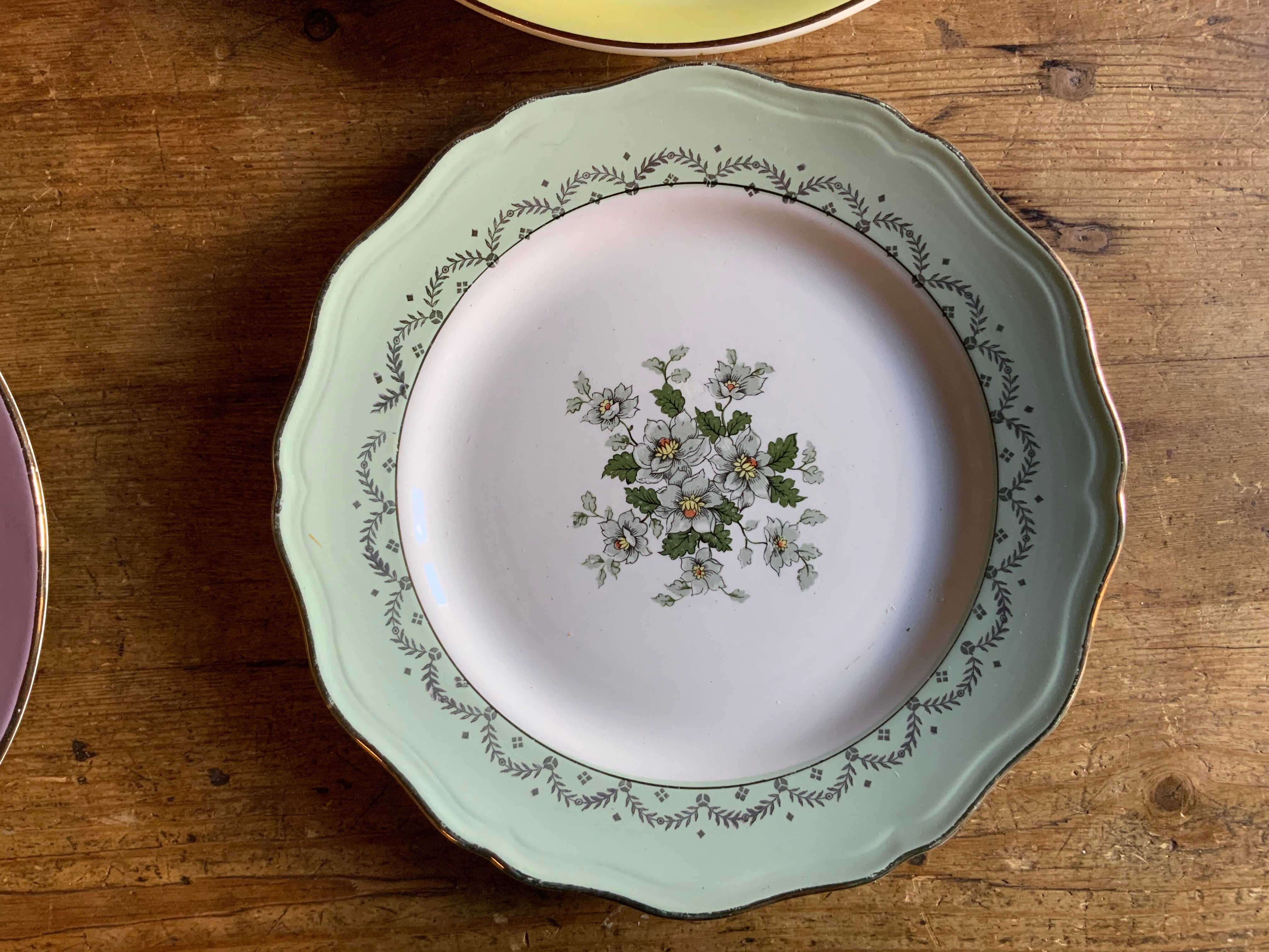 6 vintage flat plates
