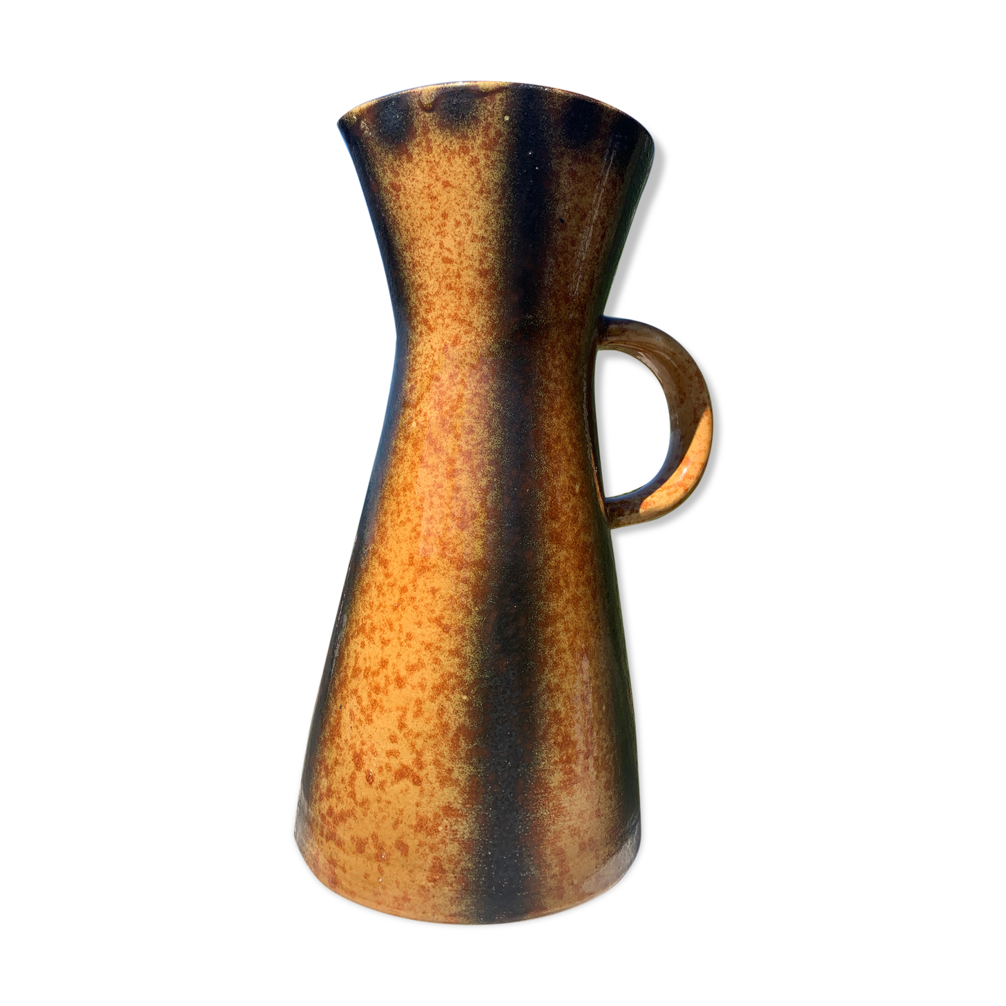Pitcher Accolay with handle, brown streaks on a yellow background, circa 1950