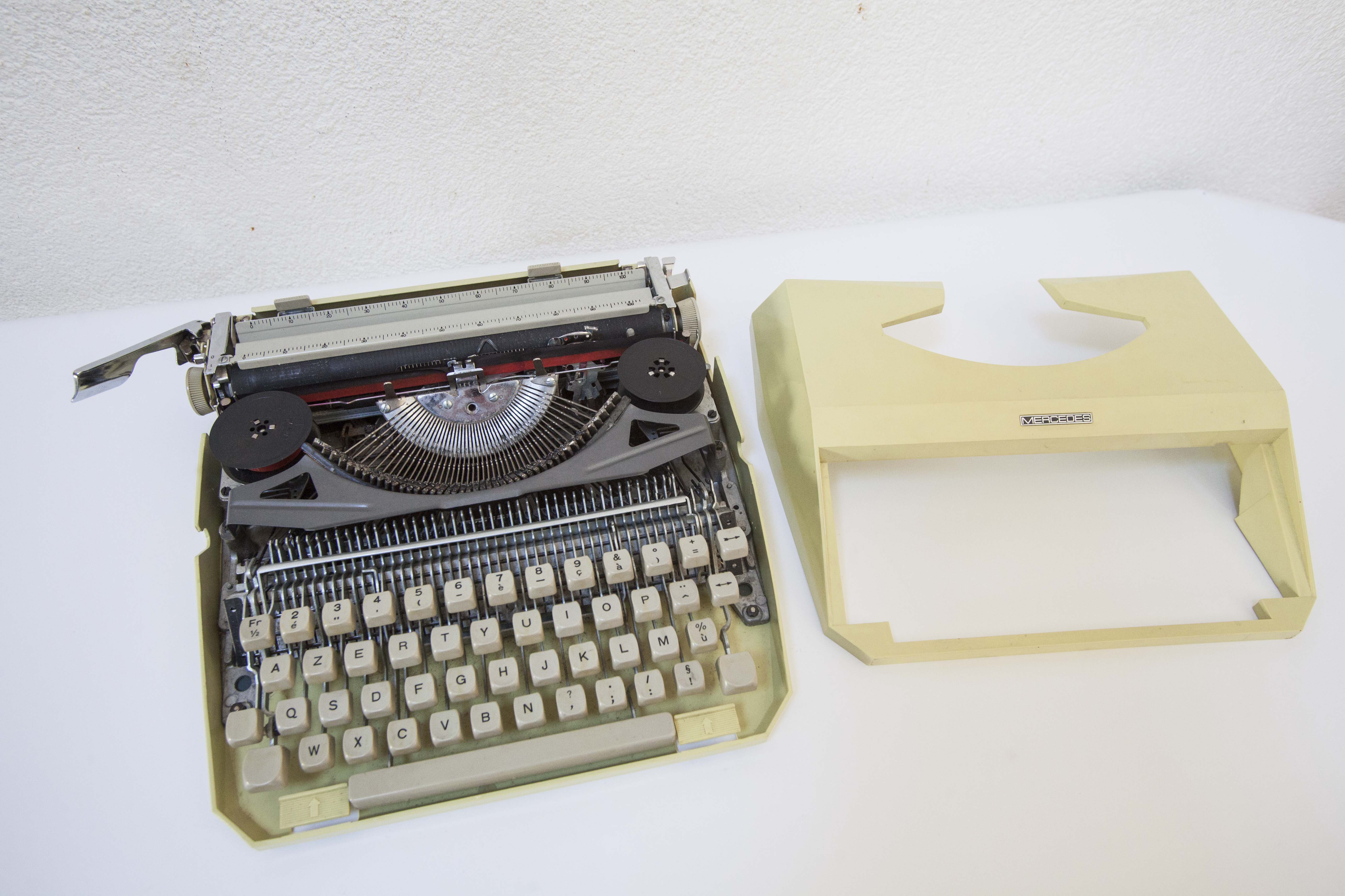 Mercedes character typewriter elite 1969