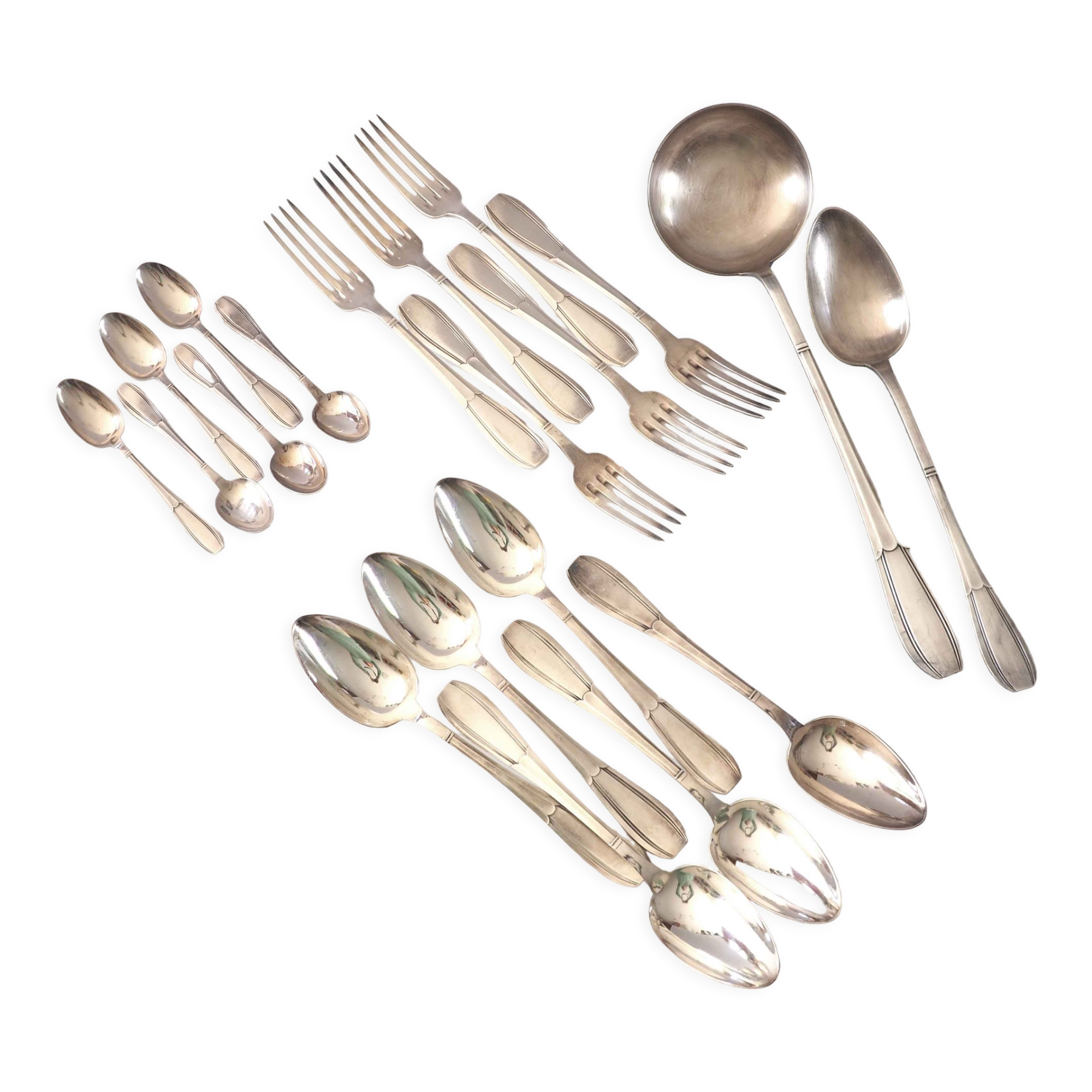 Silver cutlery set