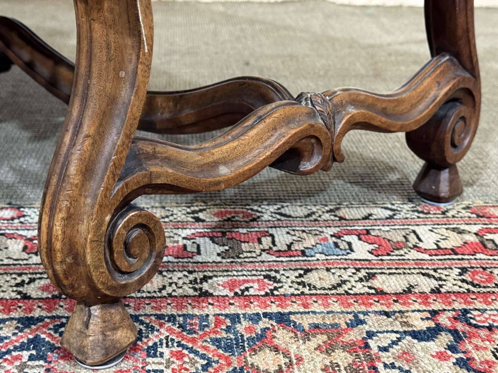 Banquette de fenêtre en noyer début XXème
