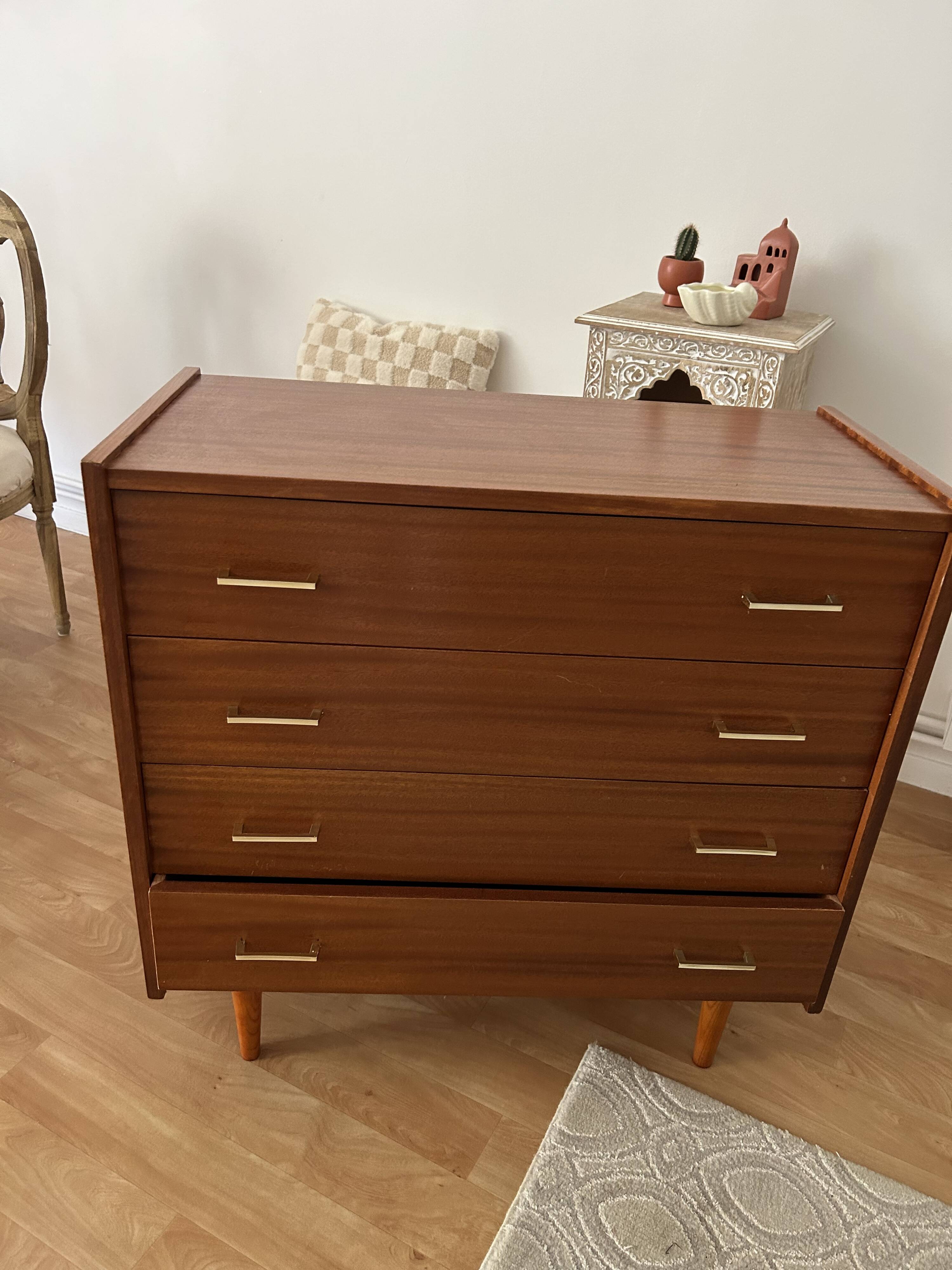 Vintage chest of drawers