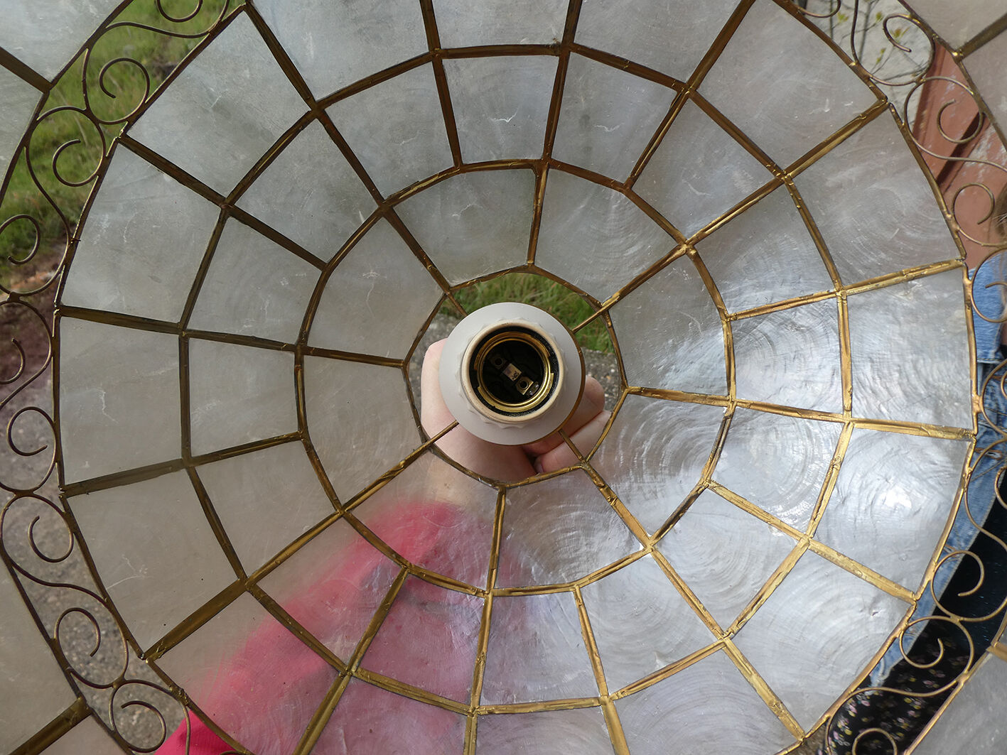 Suspension in mother-of-pearl and vintage brass