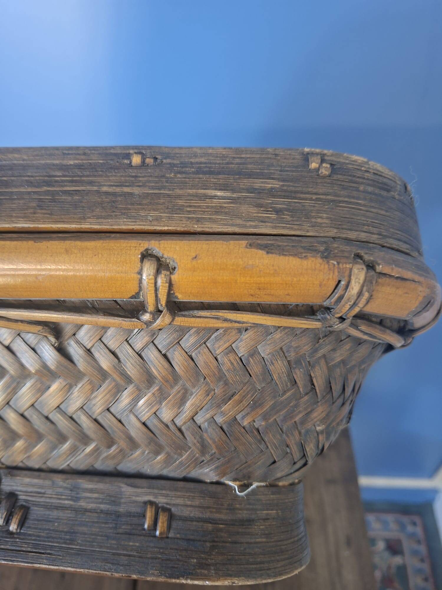 Antique Chinese woven bamboo basket with lid — 19th/20th century