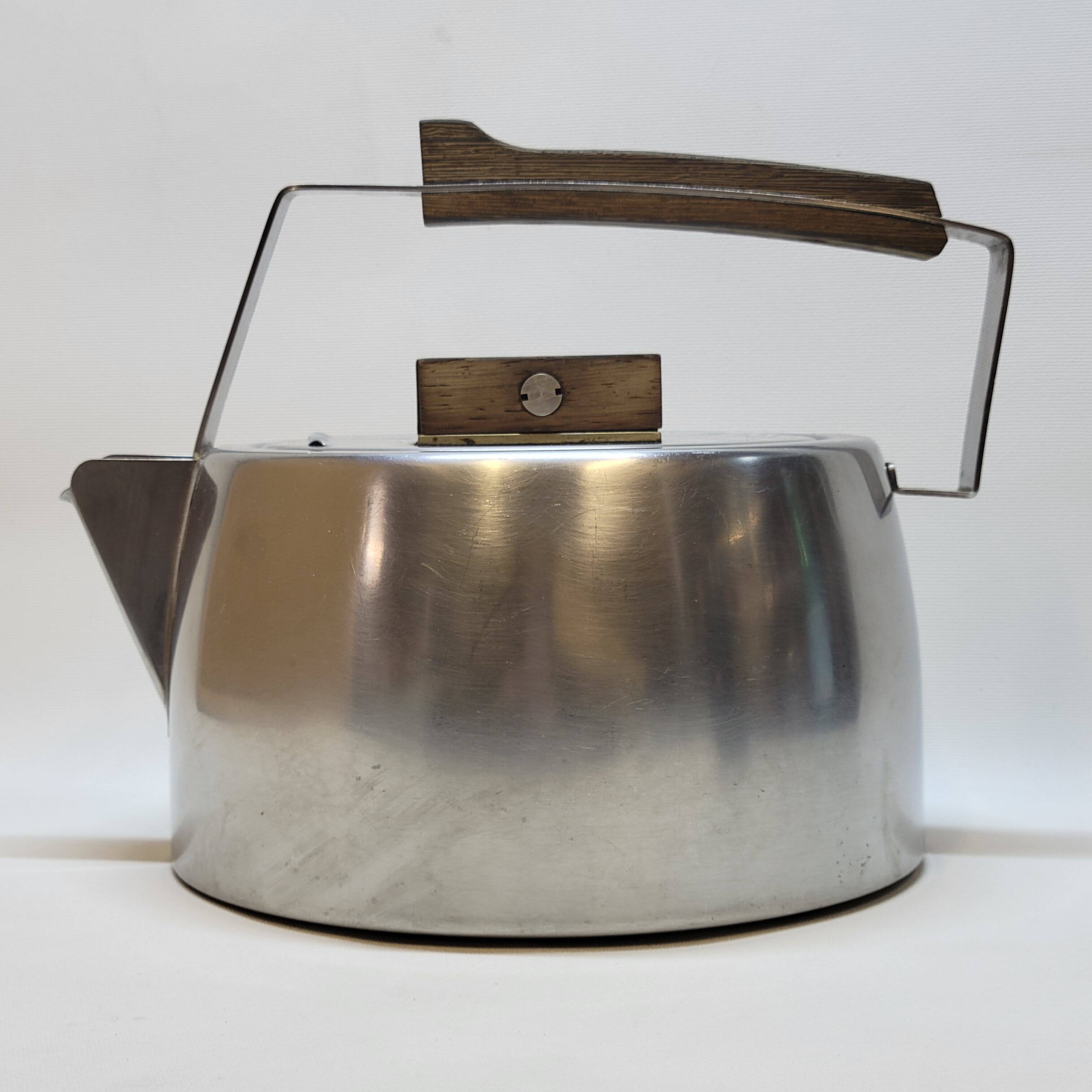 Kettle In Stainless Steel And Wenge Wood