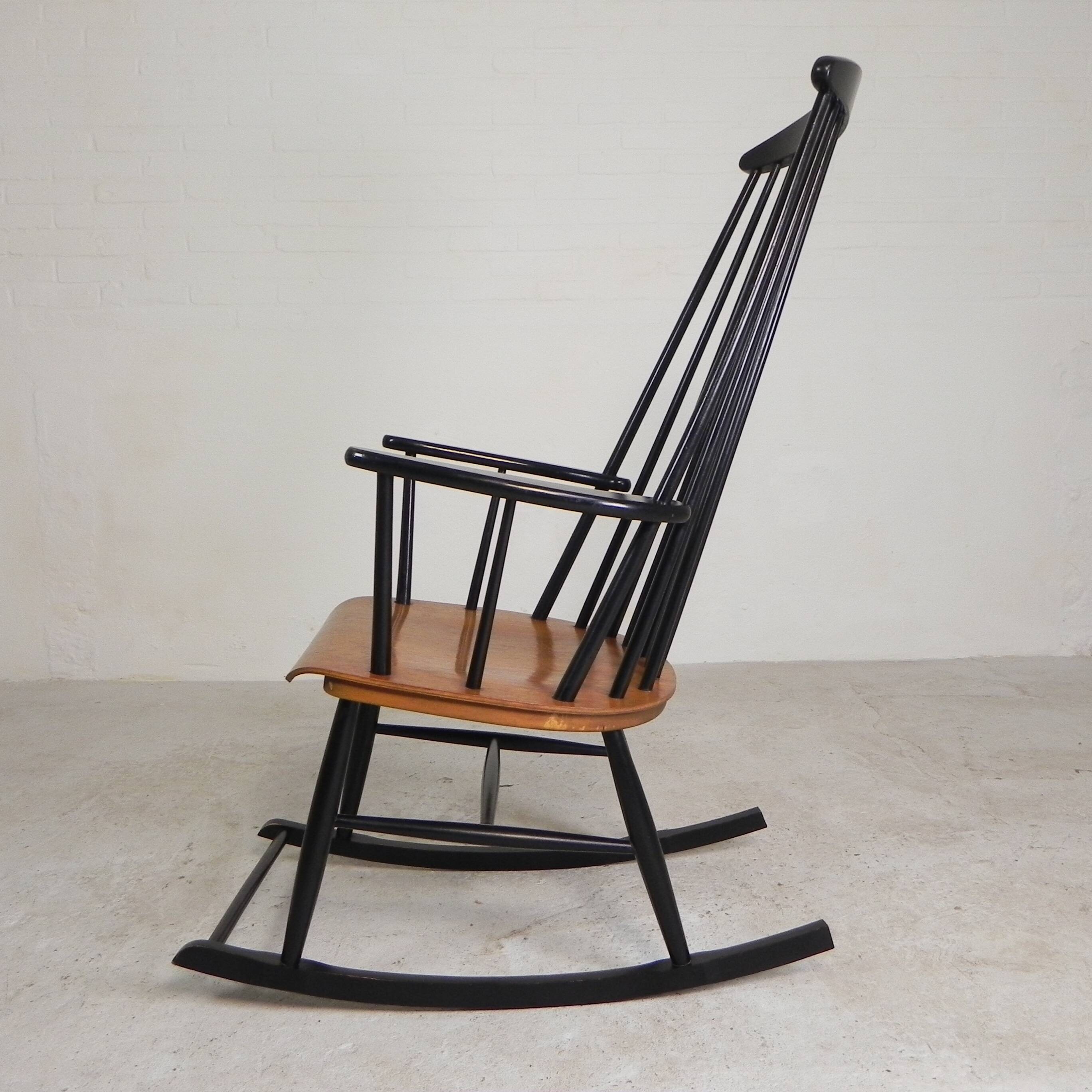 Spindle chair, rocking chair
