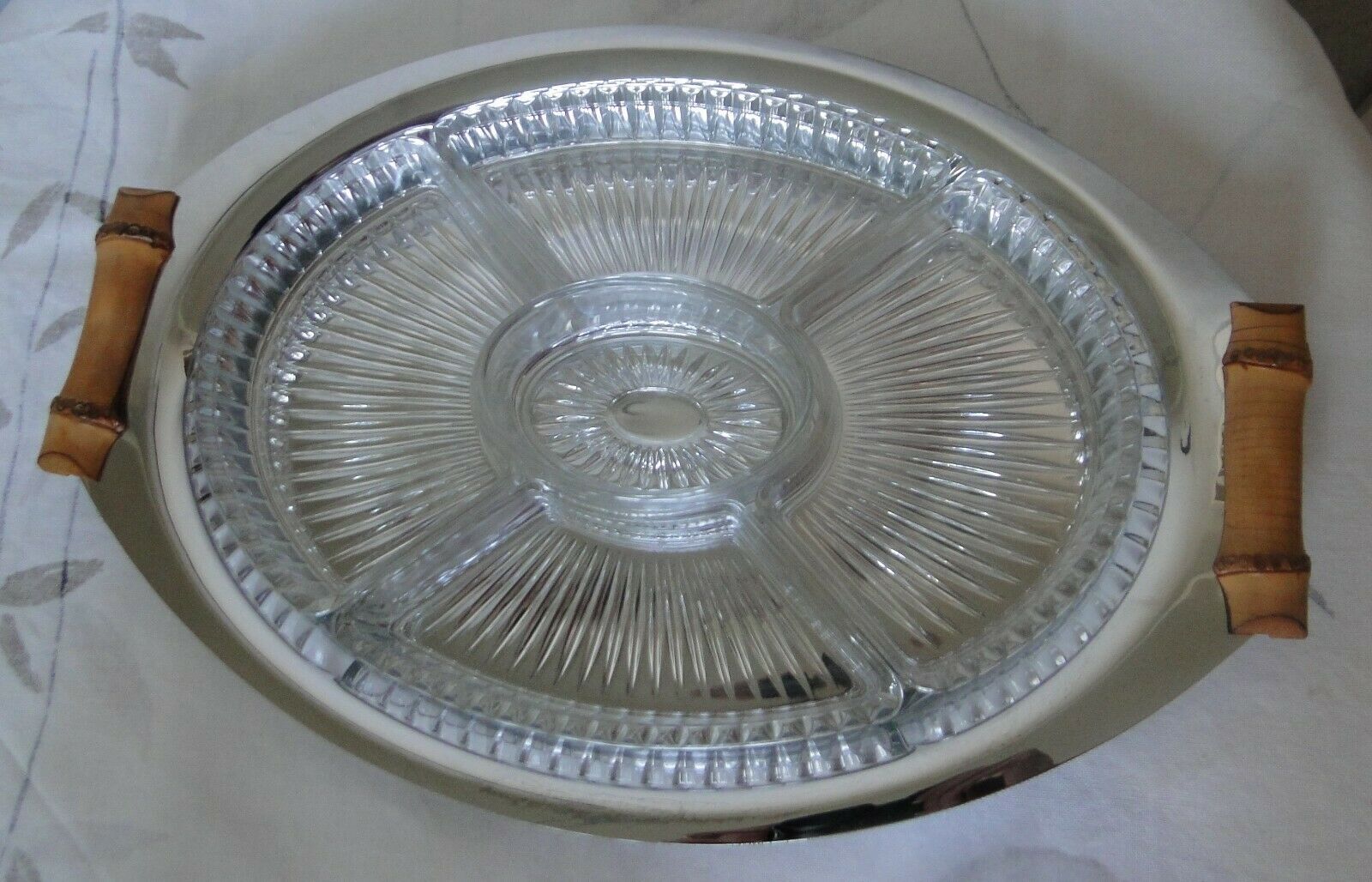 Metal tray for glass dishes for hors d'oeuvres or aperitifs