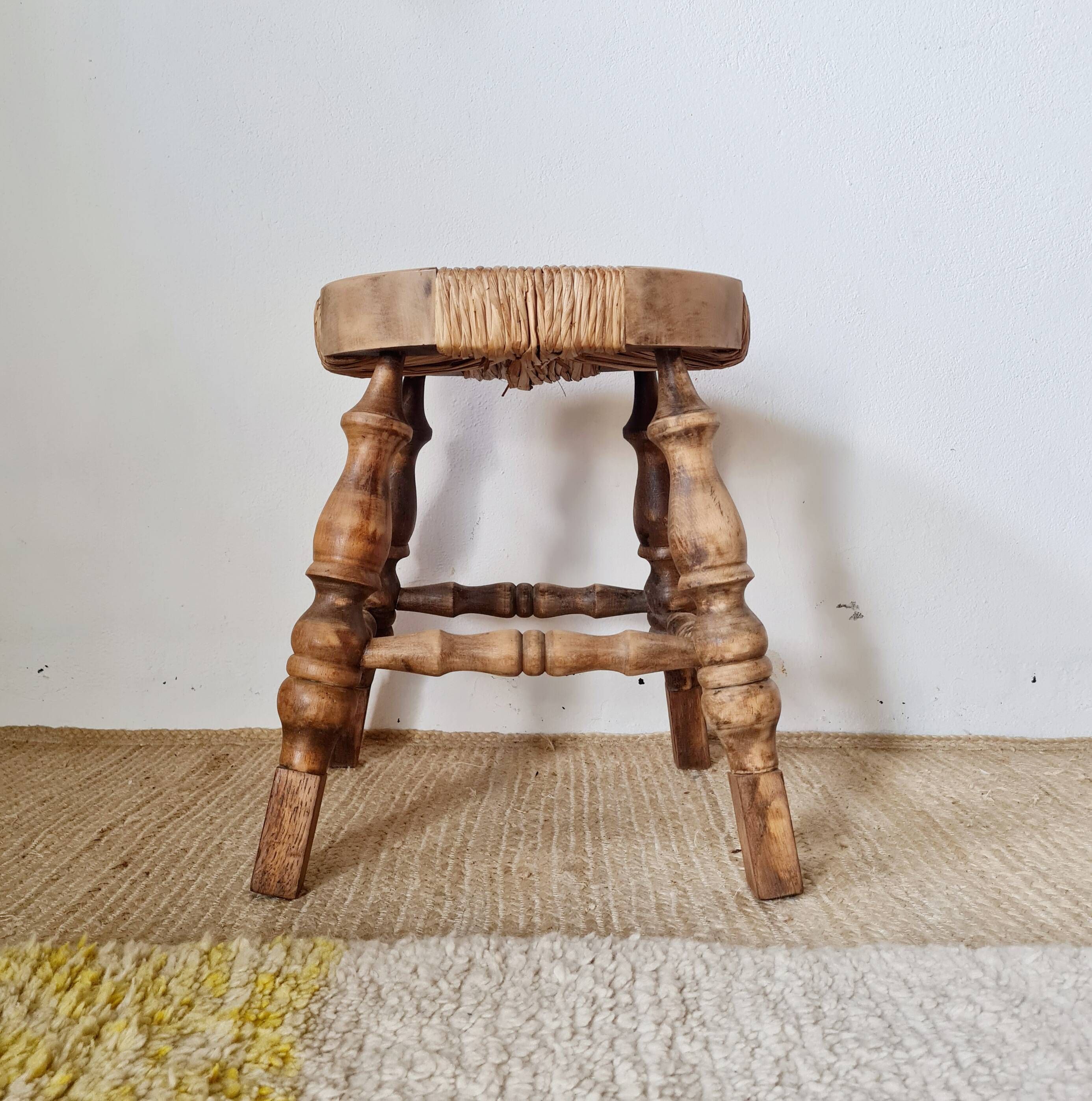 Tripod stool "Bobbin" style, turned wood and straw.
