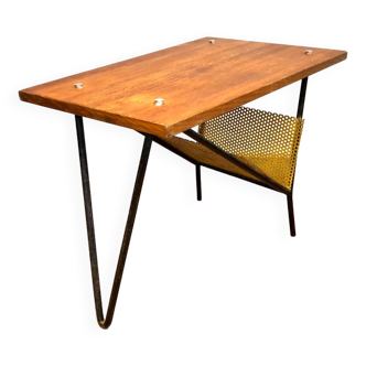 Asymmetrical coffee table