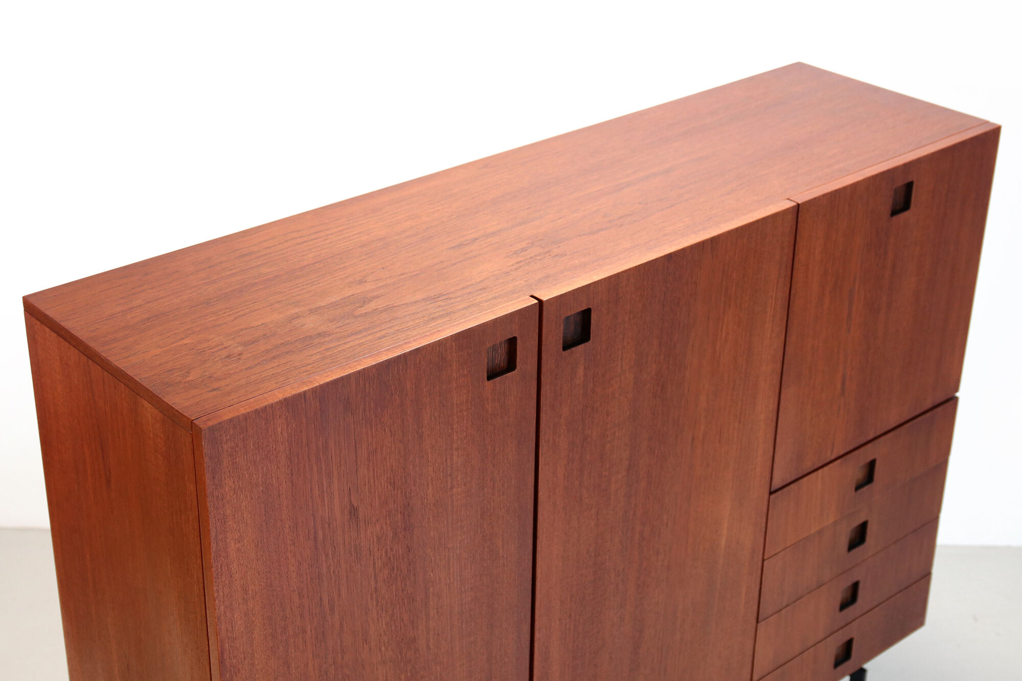 Teak Hulmefa Propos series highboard