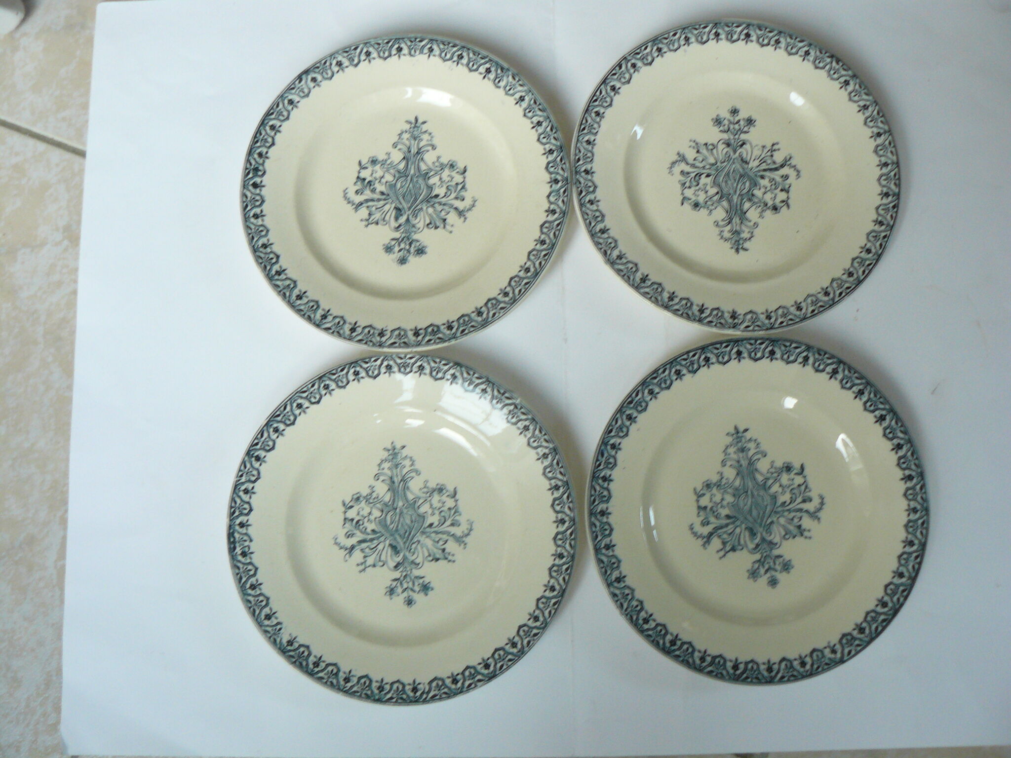 Lot of 4 flat plates Alhambra de Salins iron earth